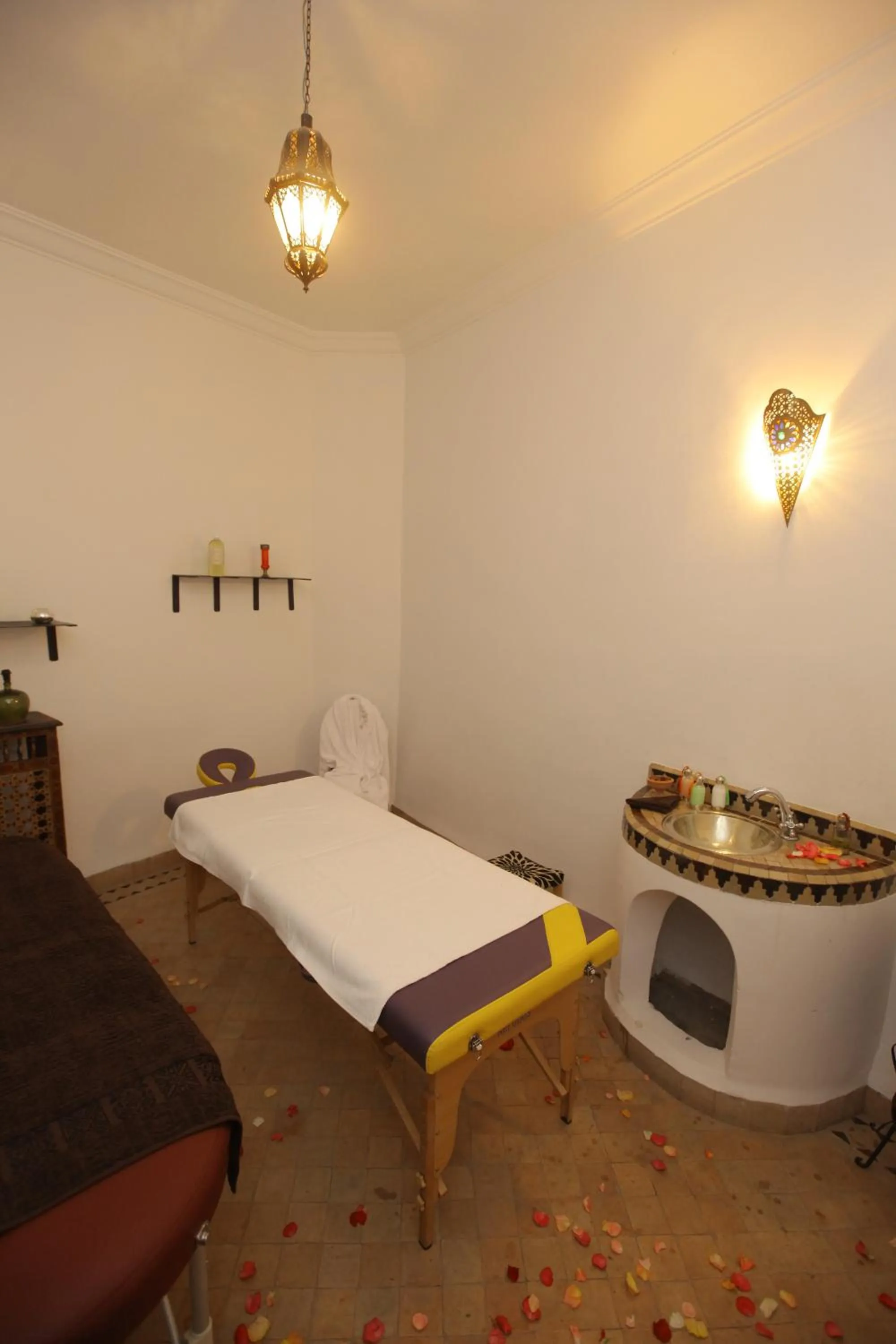 Massage, Bed in Riad Ciel d'Orient