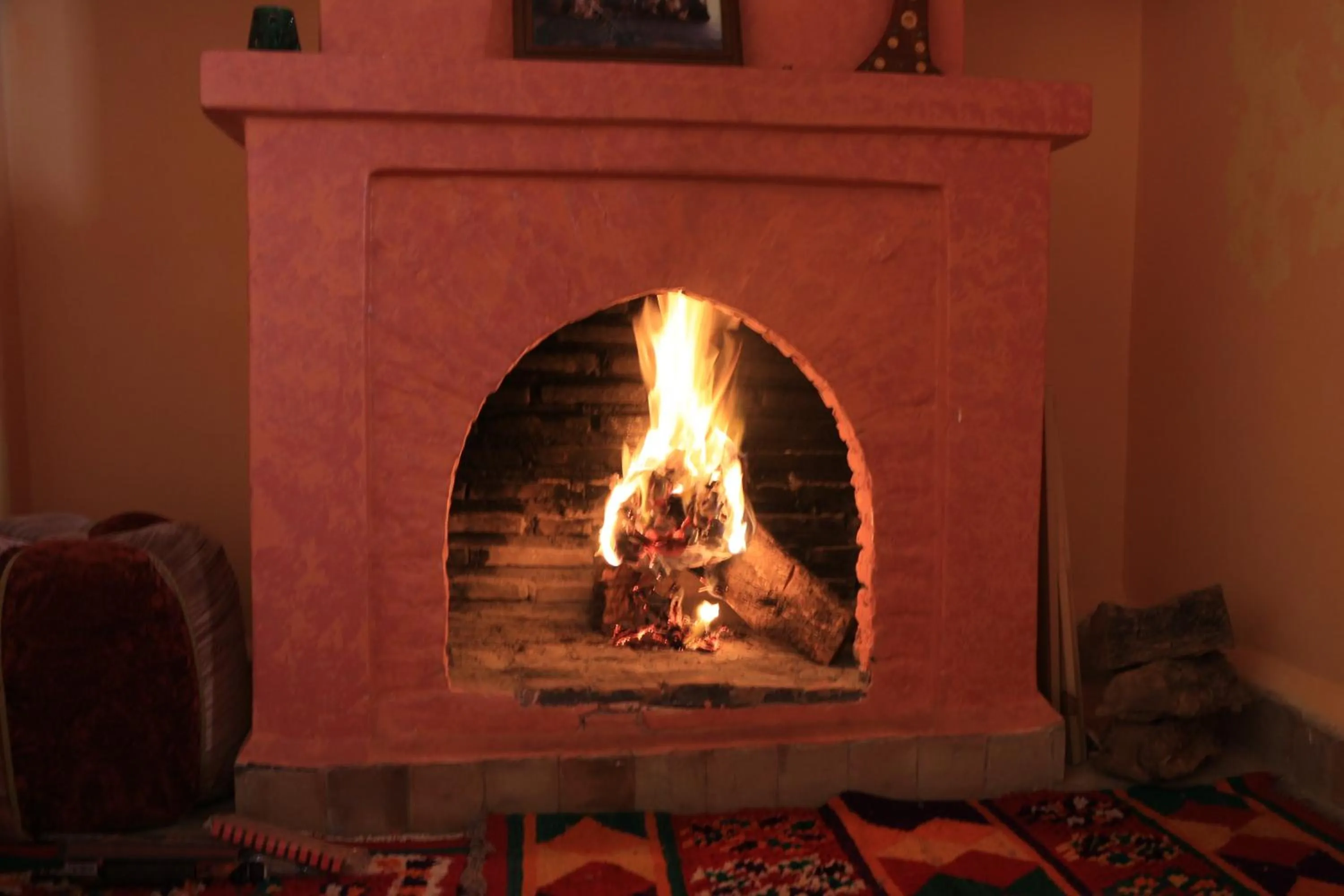 Communal lounge/ TV room in Riad Ciel d'Orient