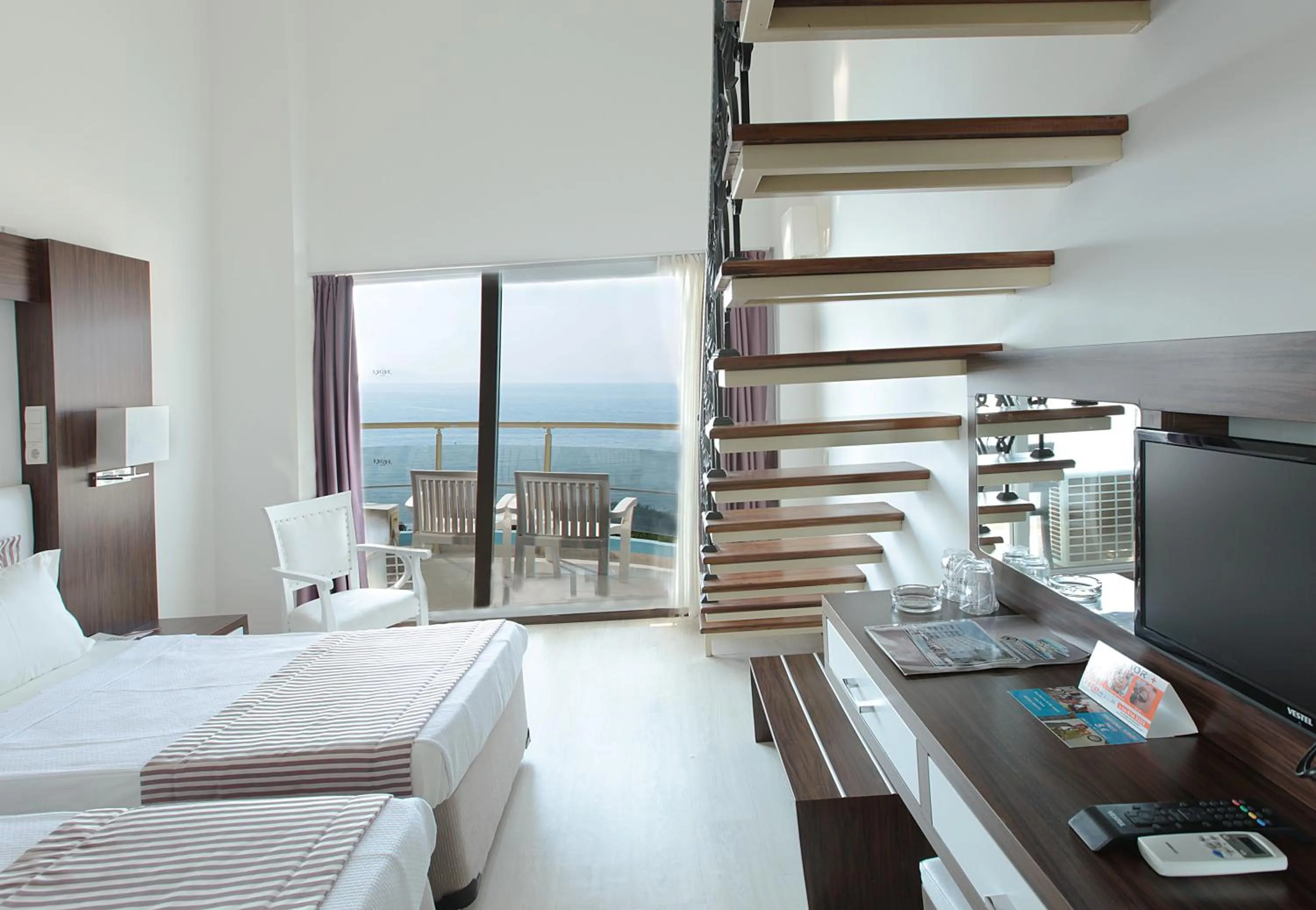 Day, Bed in Arora Hotel