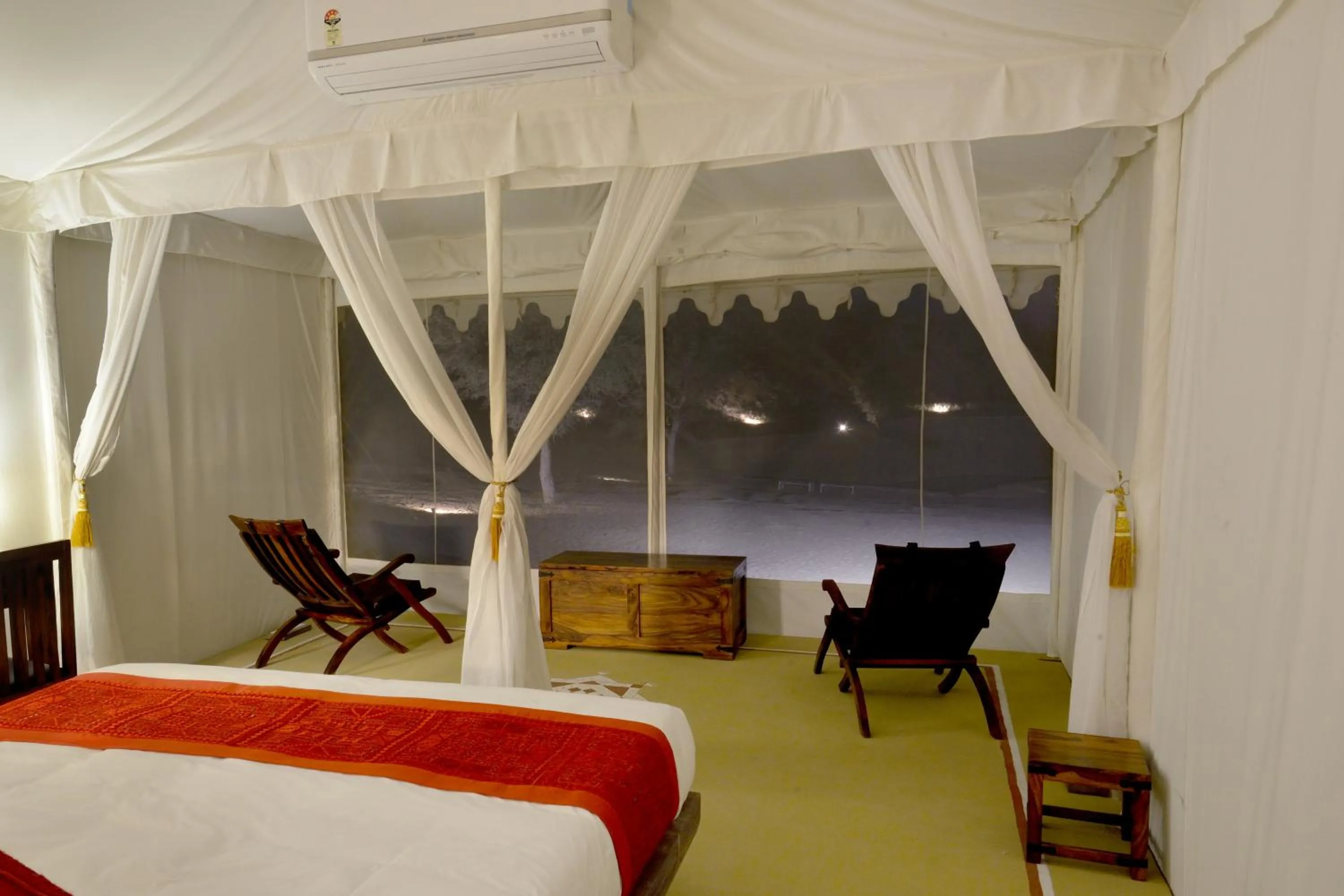 Bed in Dhora Desert Resort And Spa