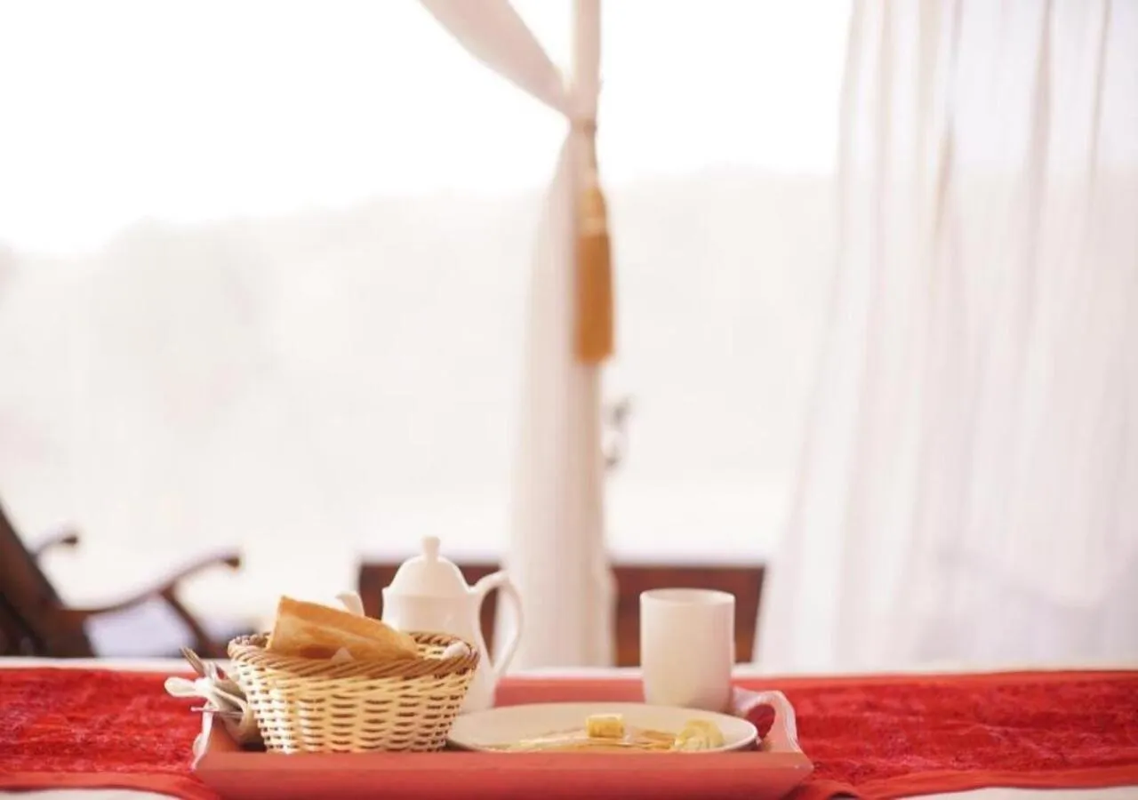 Food and drinks in Dhora Desert Resort And Spa