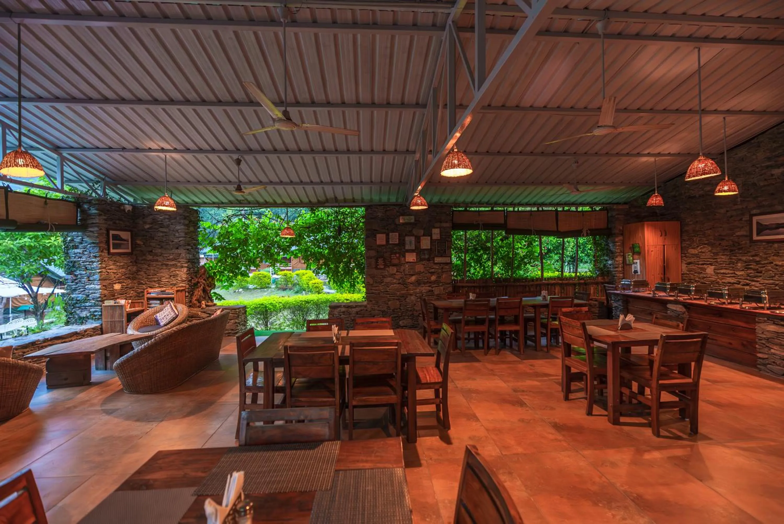 Restaurant/places to eat in Banyan By The Ganges