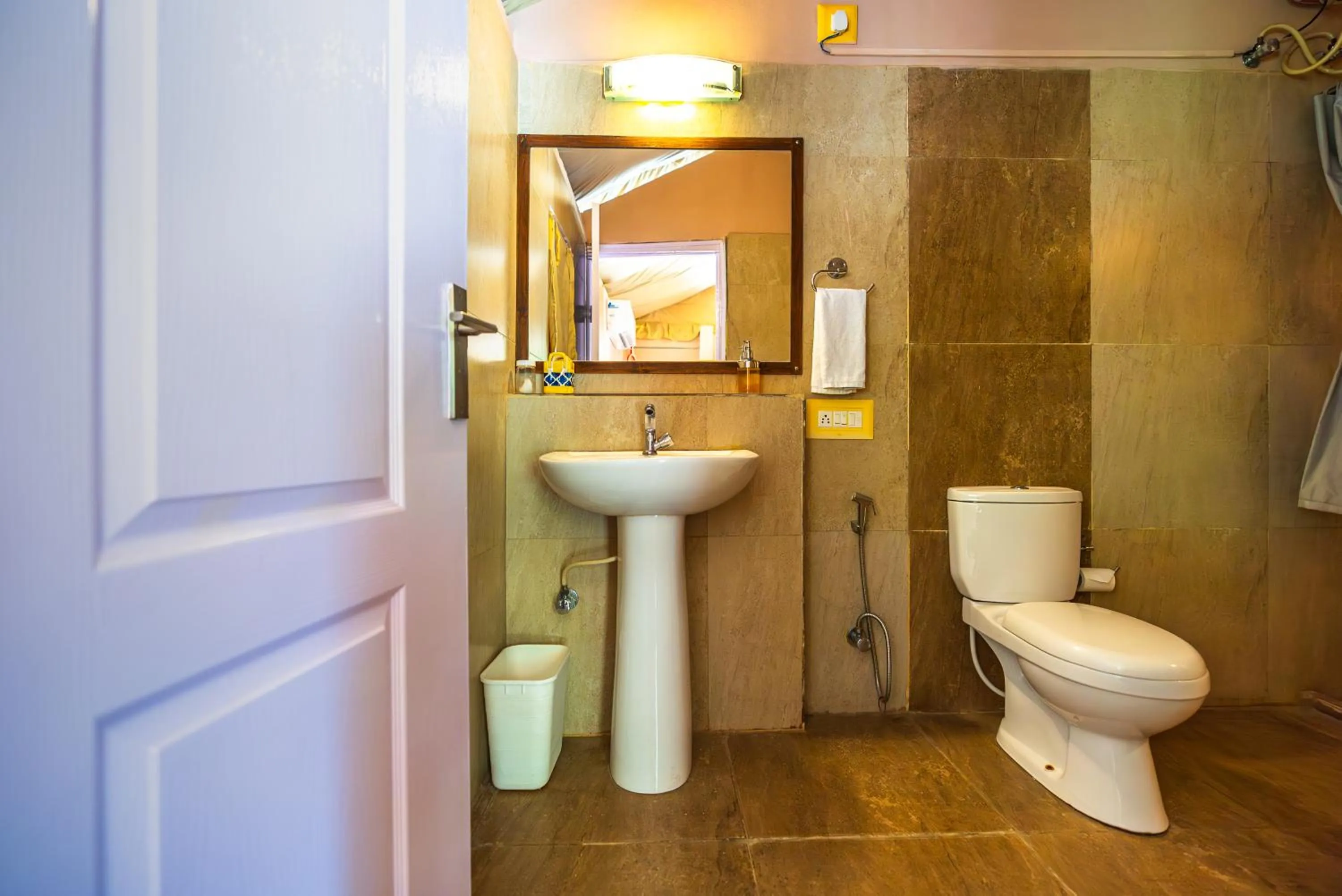 Toilet in Banyan By The Ganges