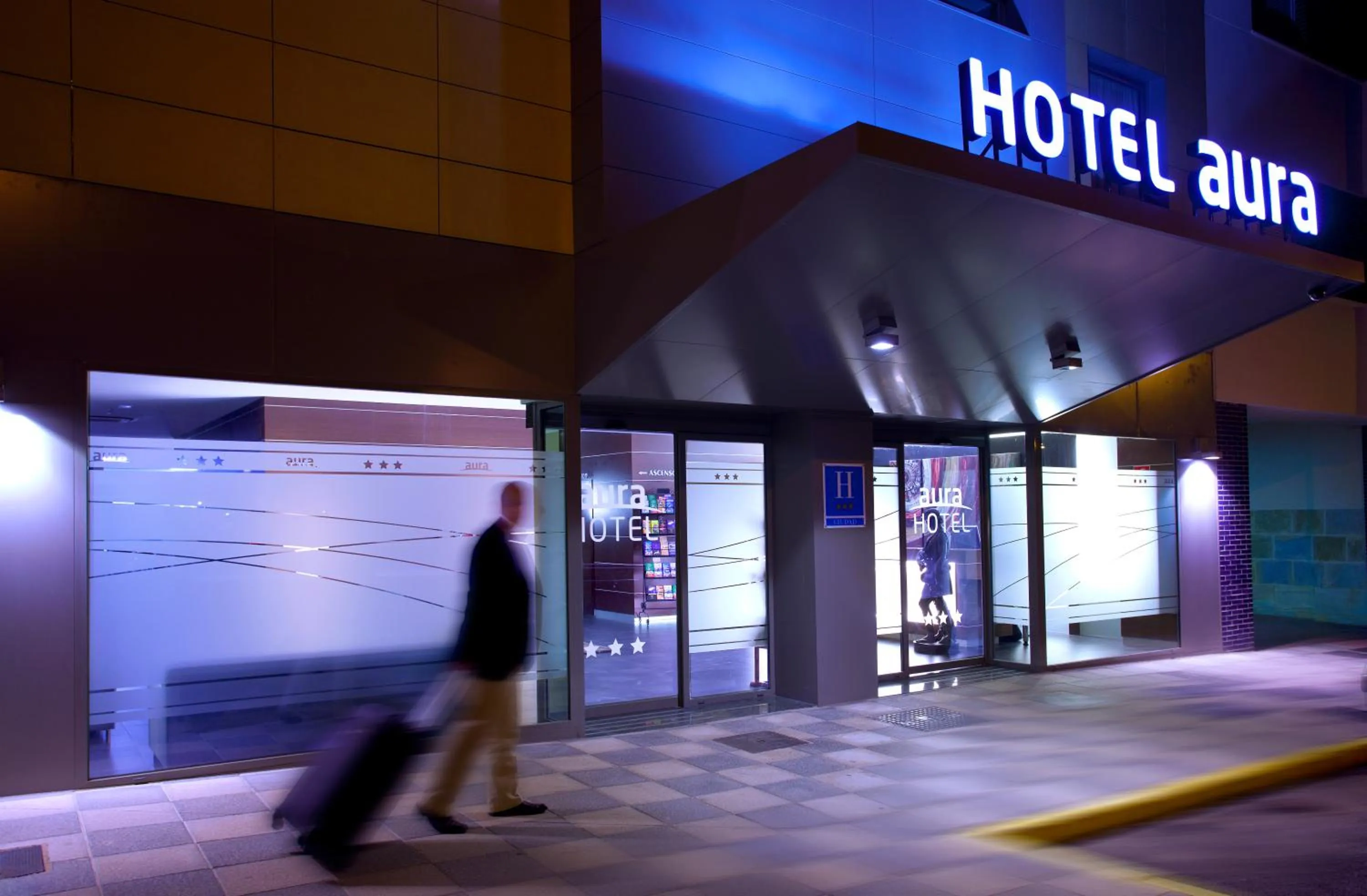 Night in Sercotel Aura Algeciras