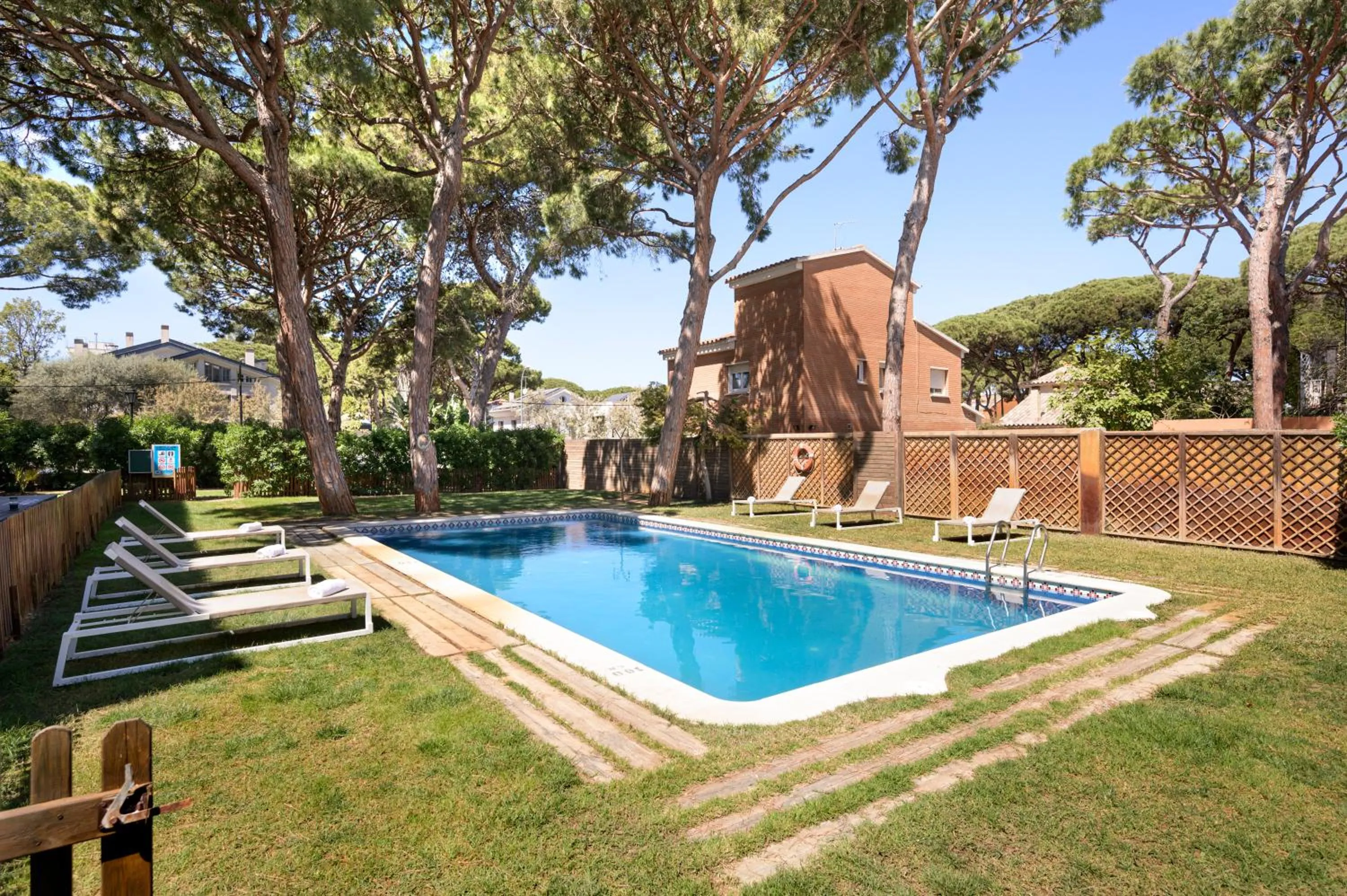 SG Marina 54 Apartments