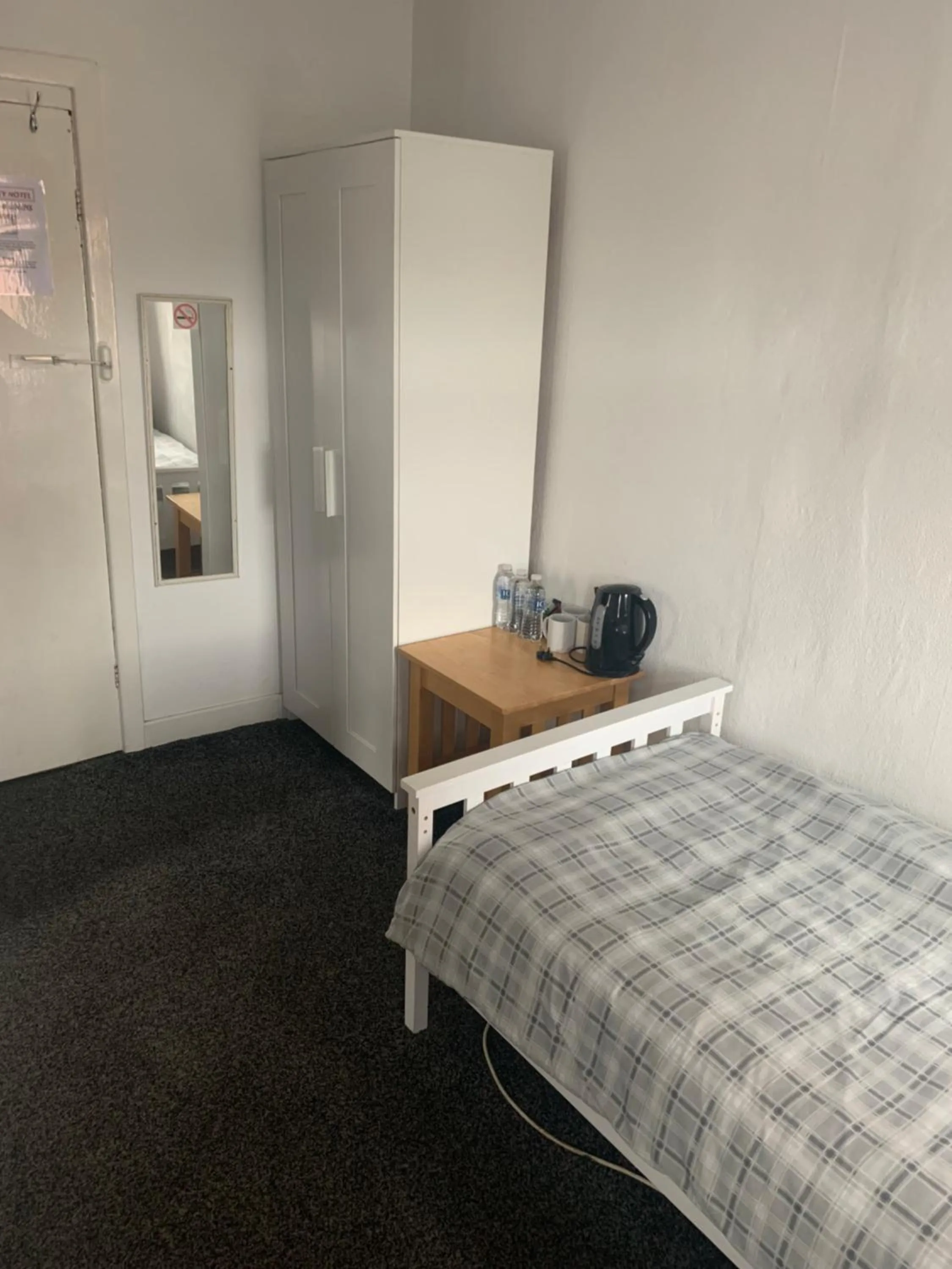 Bedroom, Bed in Alderley Hotel Blackpool