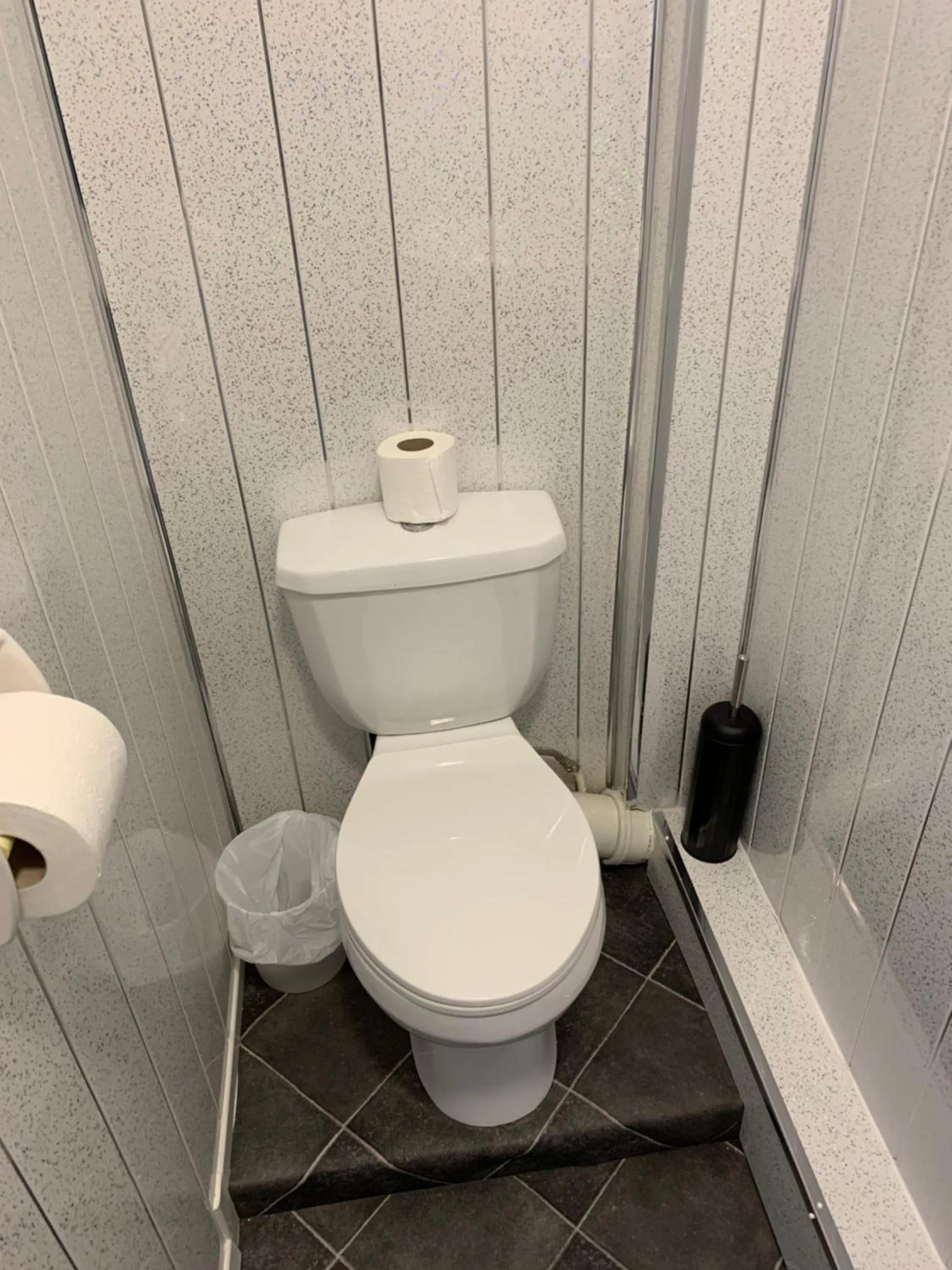 Toilet in Alderley Hotel Blackpool