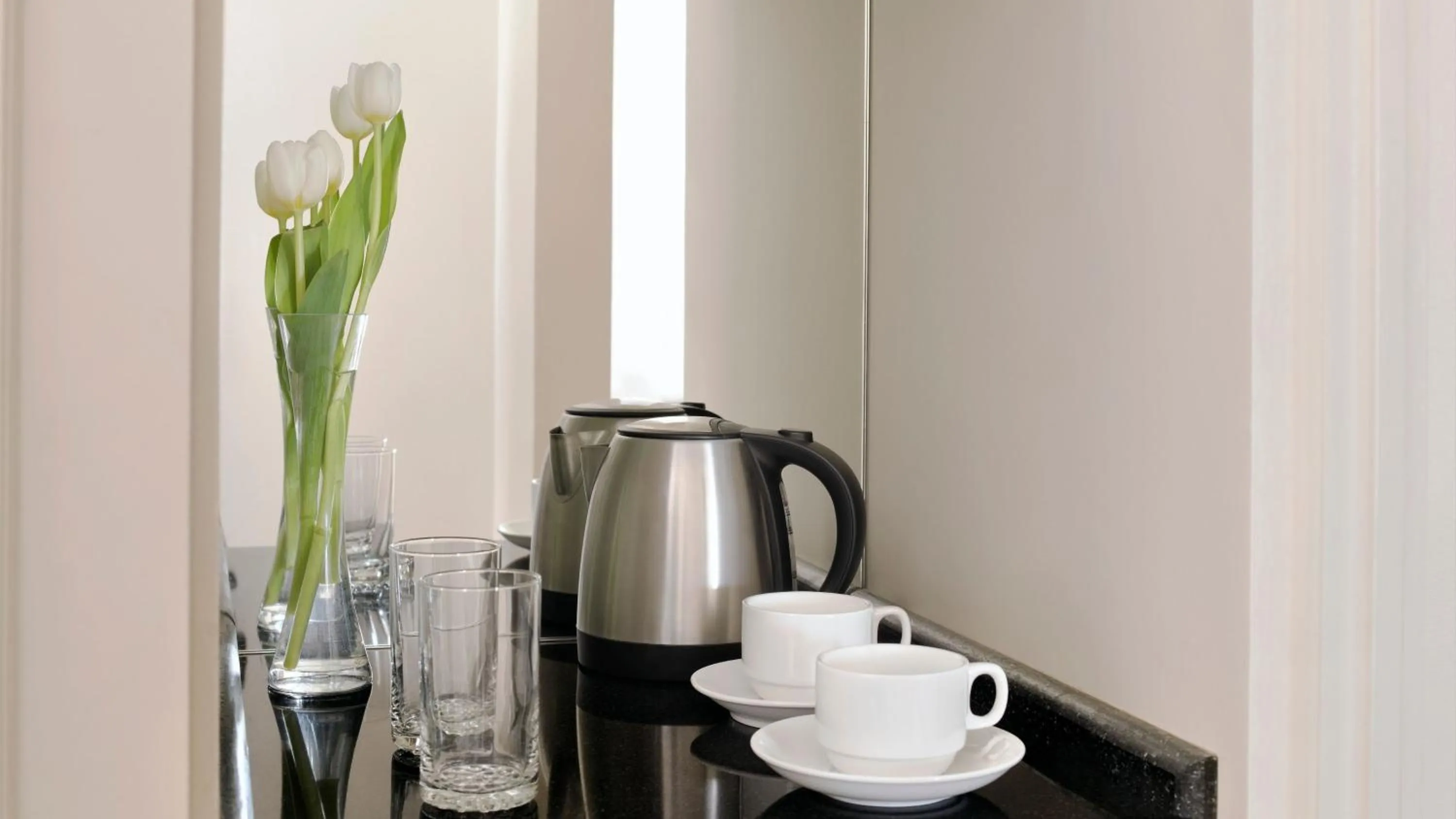 Photo of the whole room in InterContinental Dar Al Iman Madinah by IHG