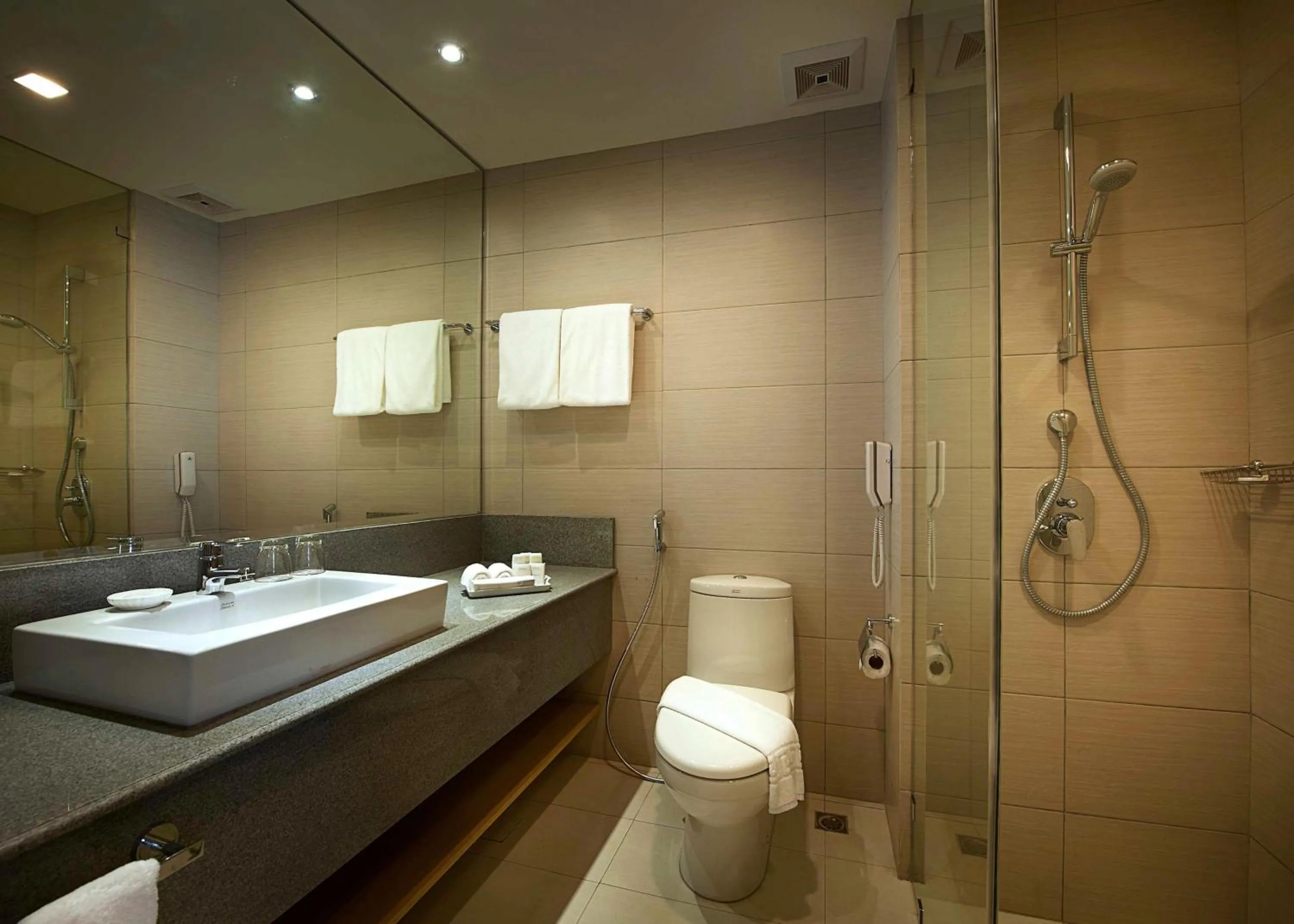 Shower in Berjaya Makati Hotel
