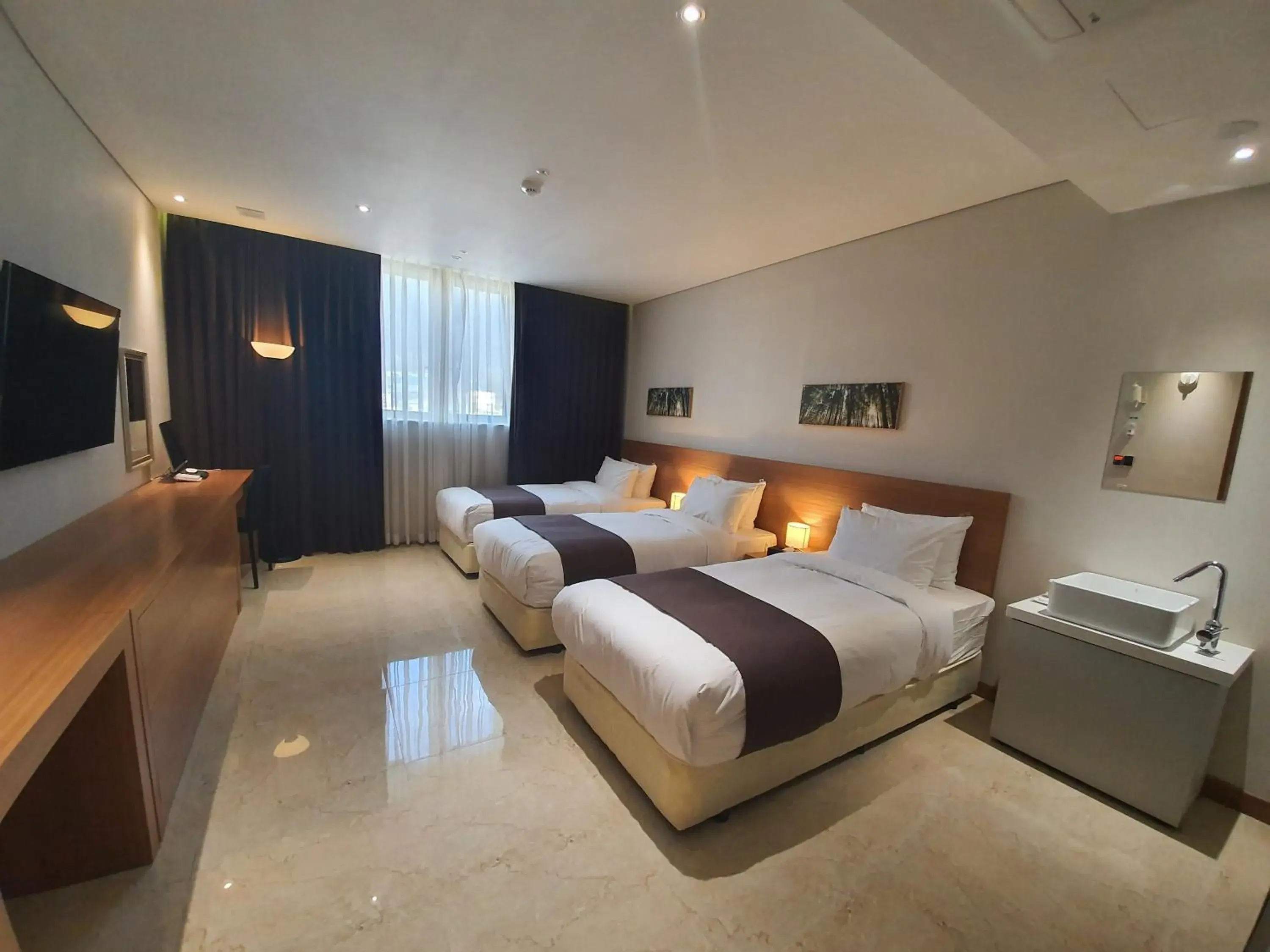 Deluxe Triple Room in Benikea Hotel Yangsan Deluxe Triple Room in Benikea Hotel Yangsan