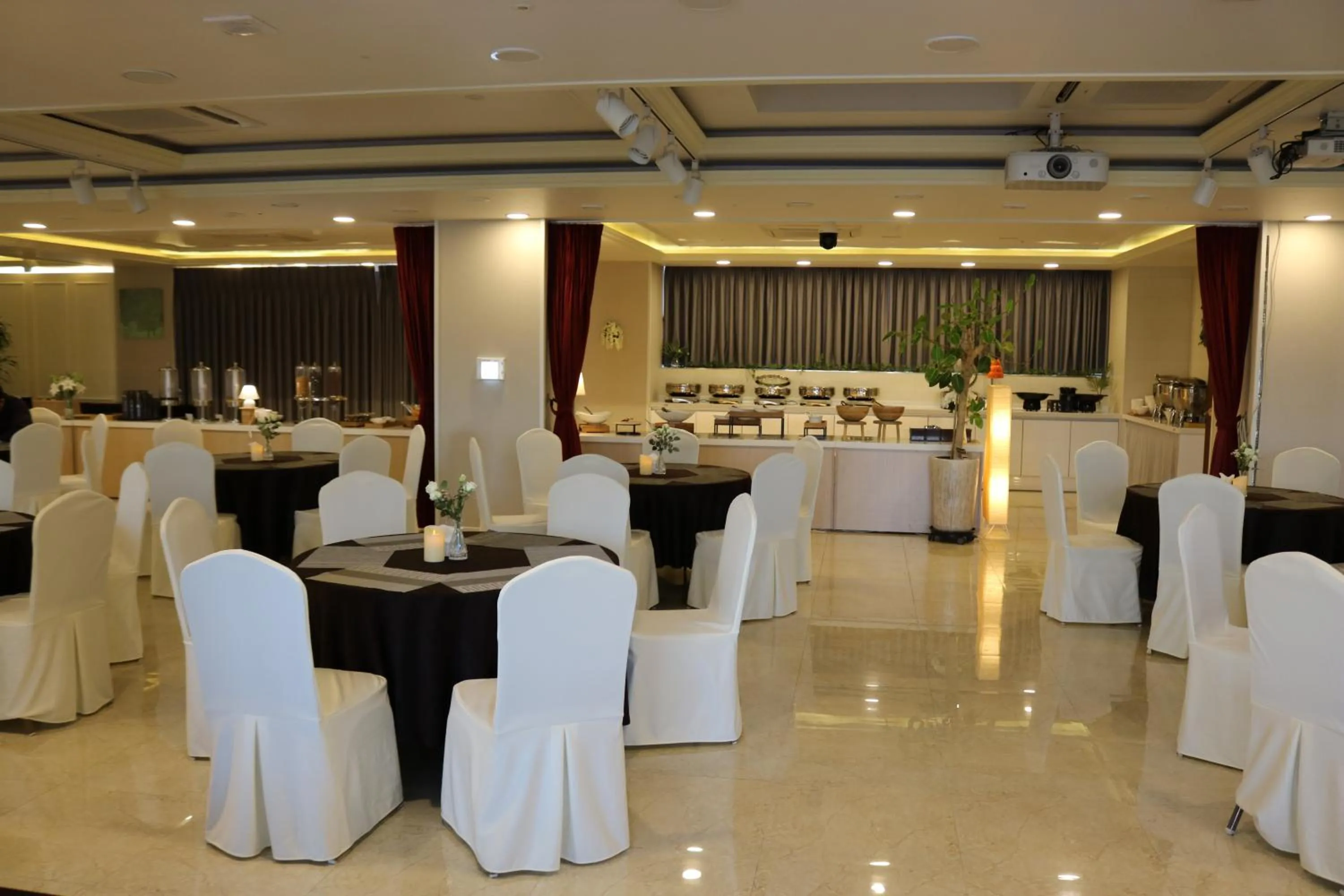 Buffet breakfast in Benikea Hotel Yangsan