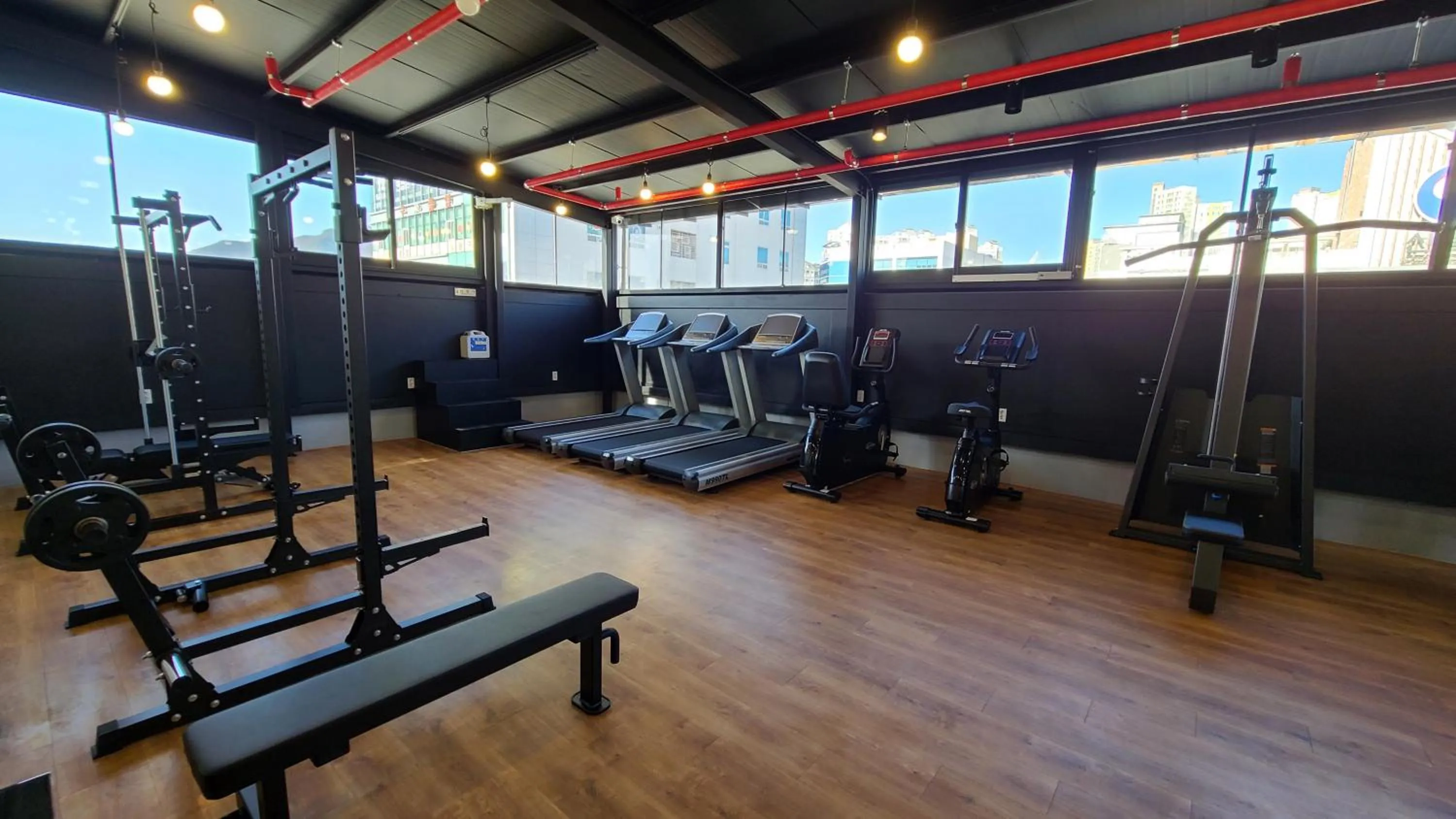 Fitness centre/facilities in Benikea Hotel Yangsan