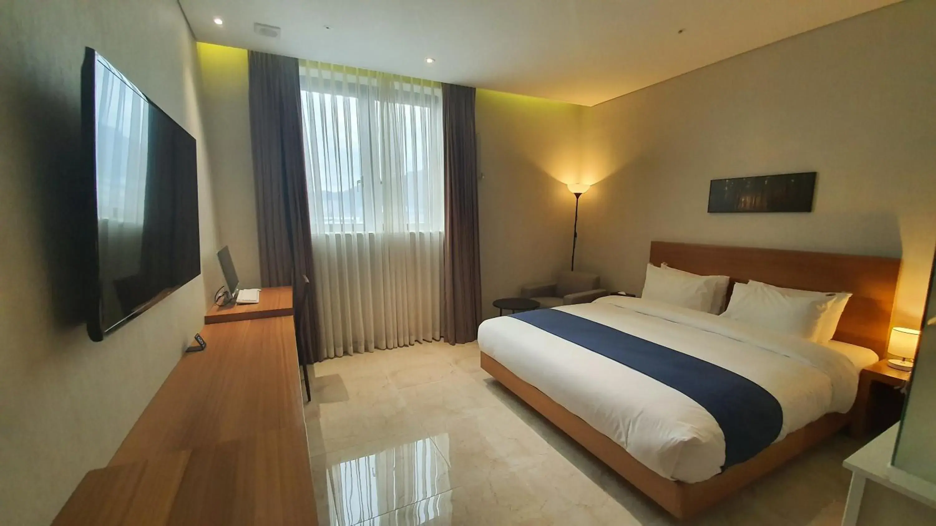 Deluxe Double Room with Bath in Benikea Hotel Yangsan Deluxe Double Room with Bath in Benikea Hotel Yangsan