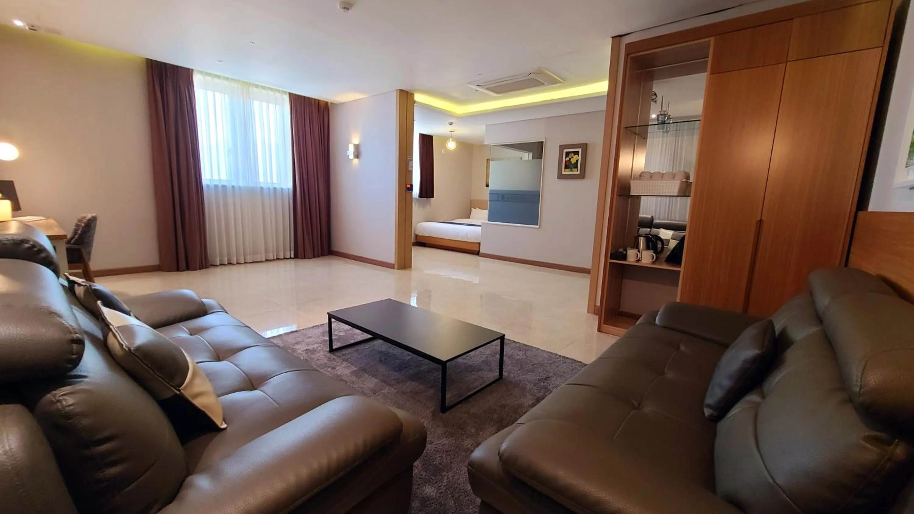 Seating area in Benikea Hotel Yangsan