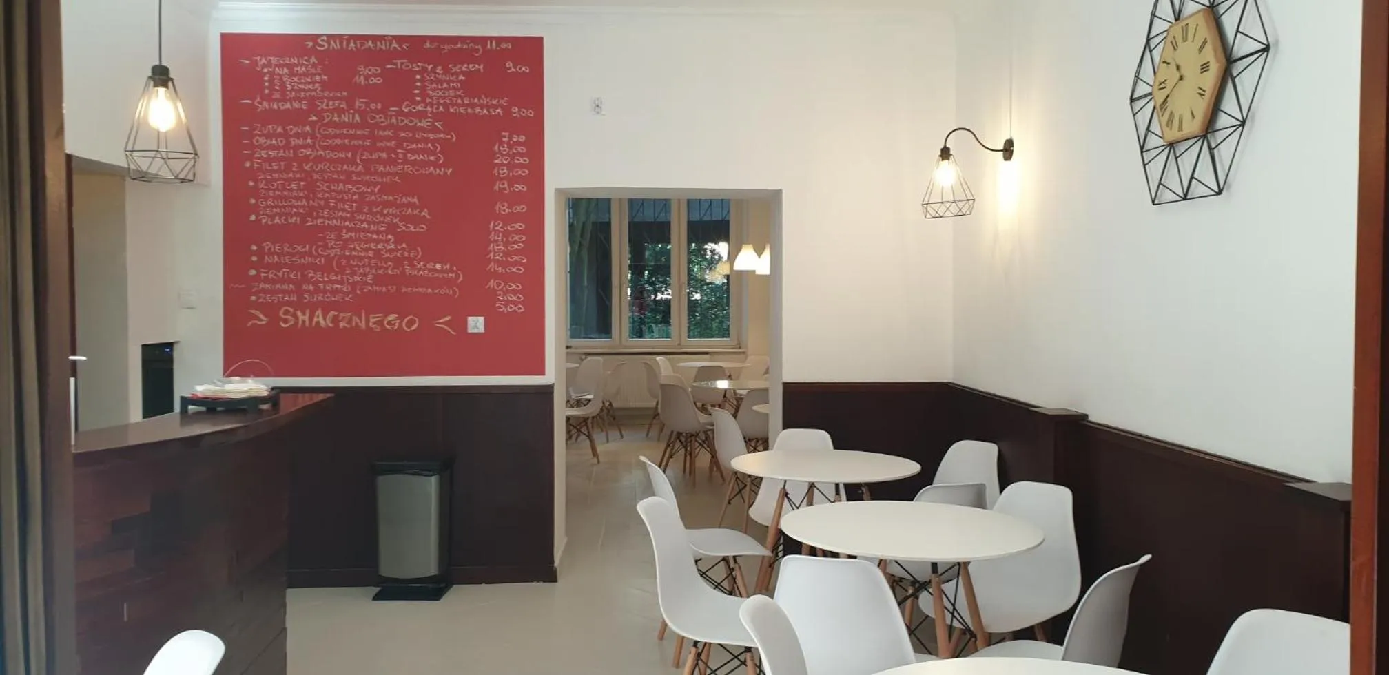 Restaurant/places to eat in Finger Guest Rooms