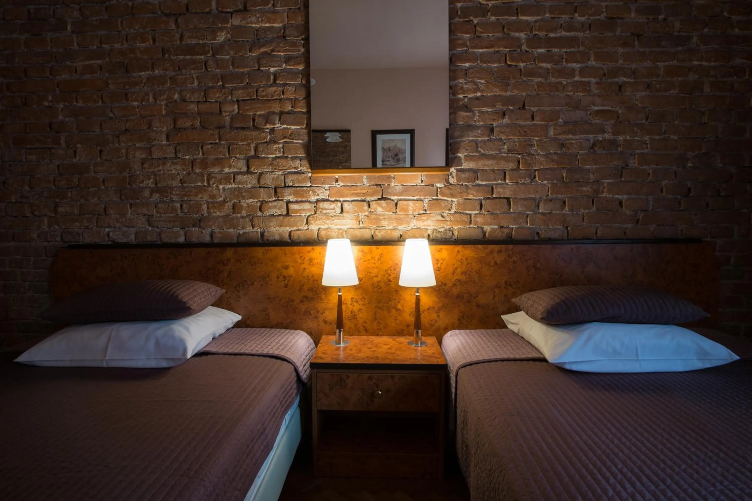 Photo of the whole room, Bed in Finger Guest Rooms