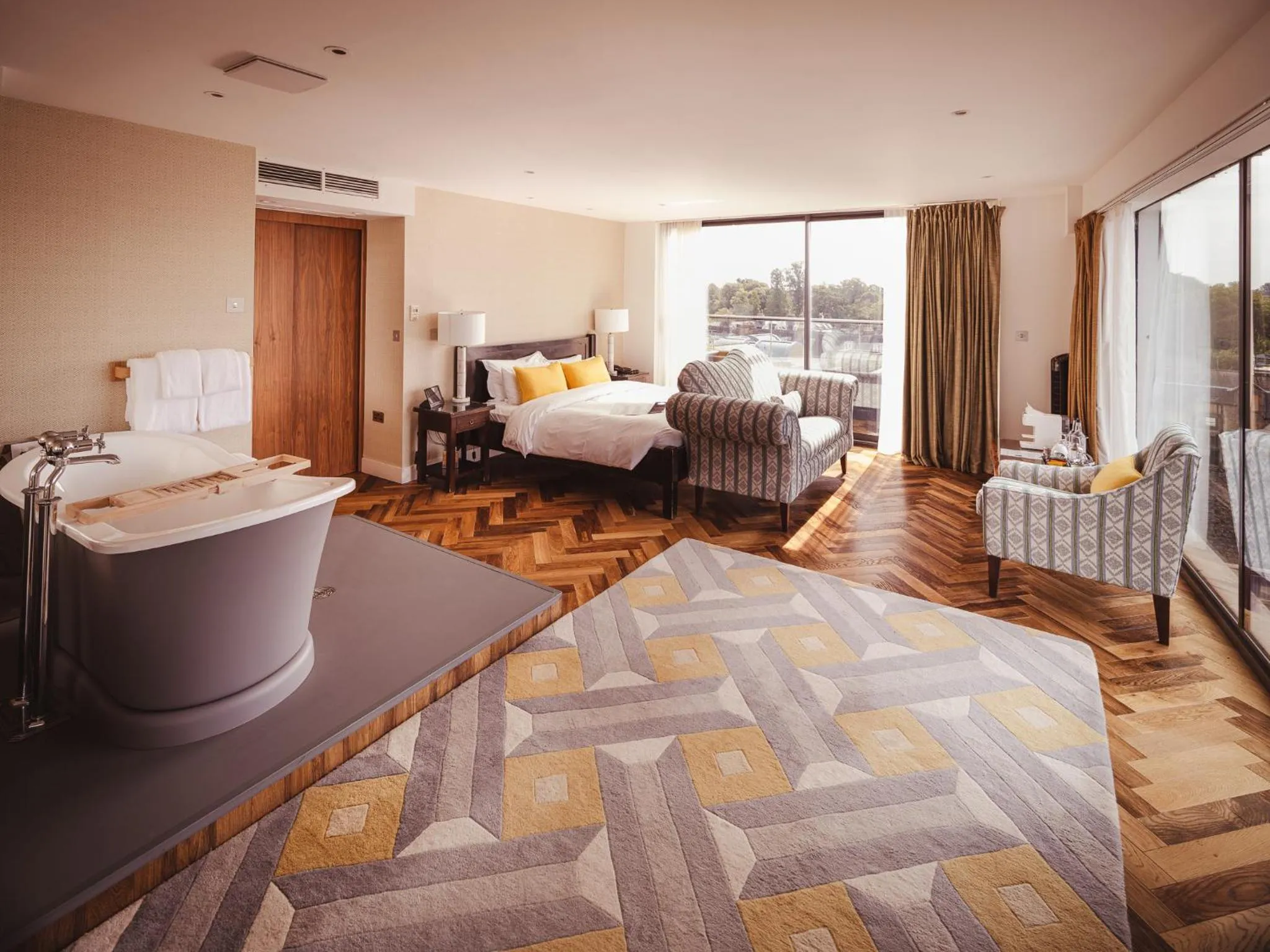 Bed in The Varsity Hotel & Spa