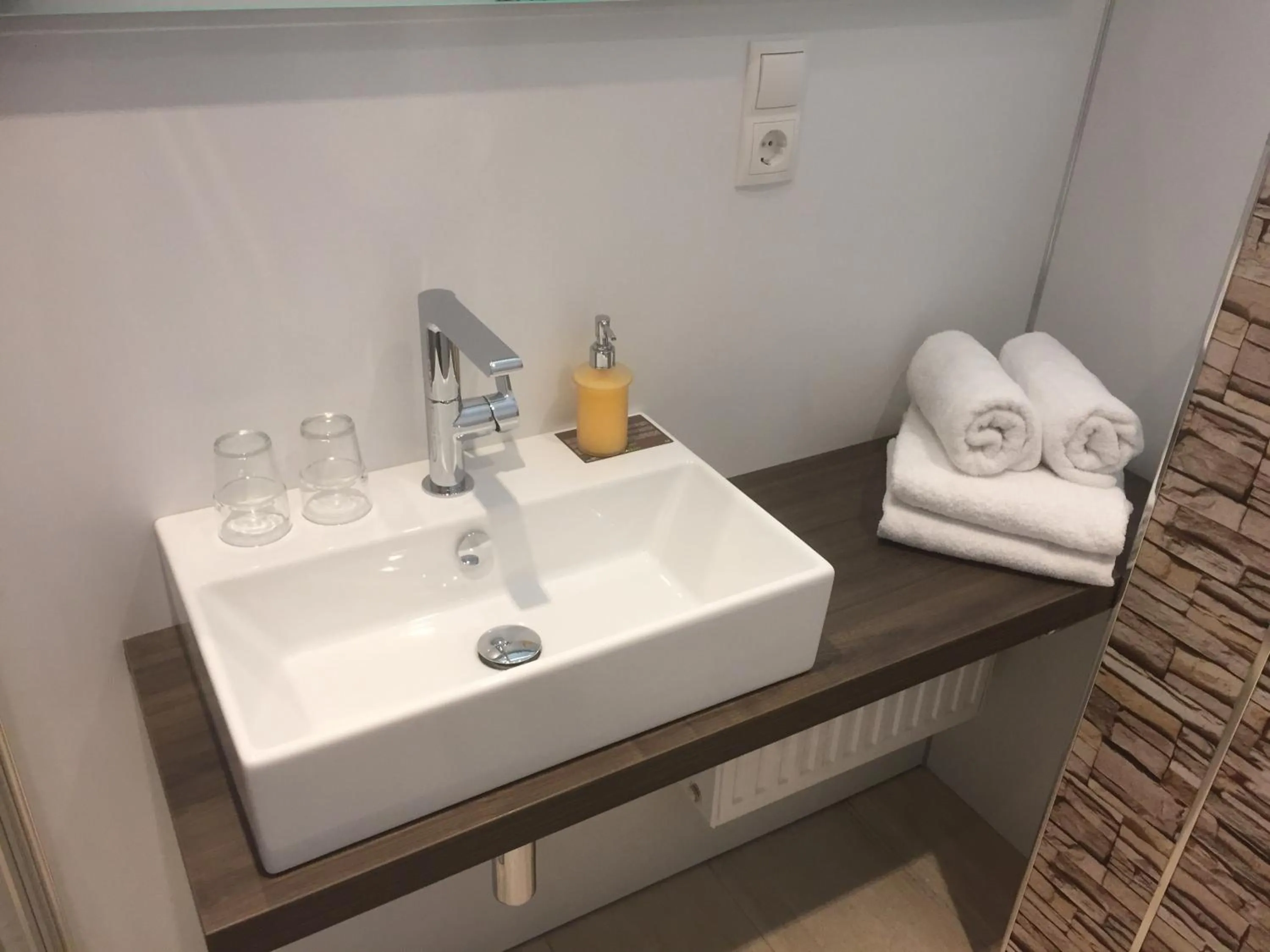 Bathroom in WH Hotels Papenburg Zentrum