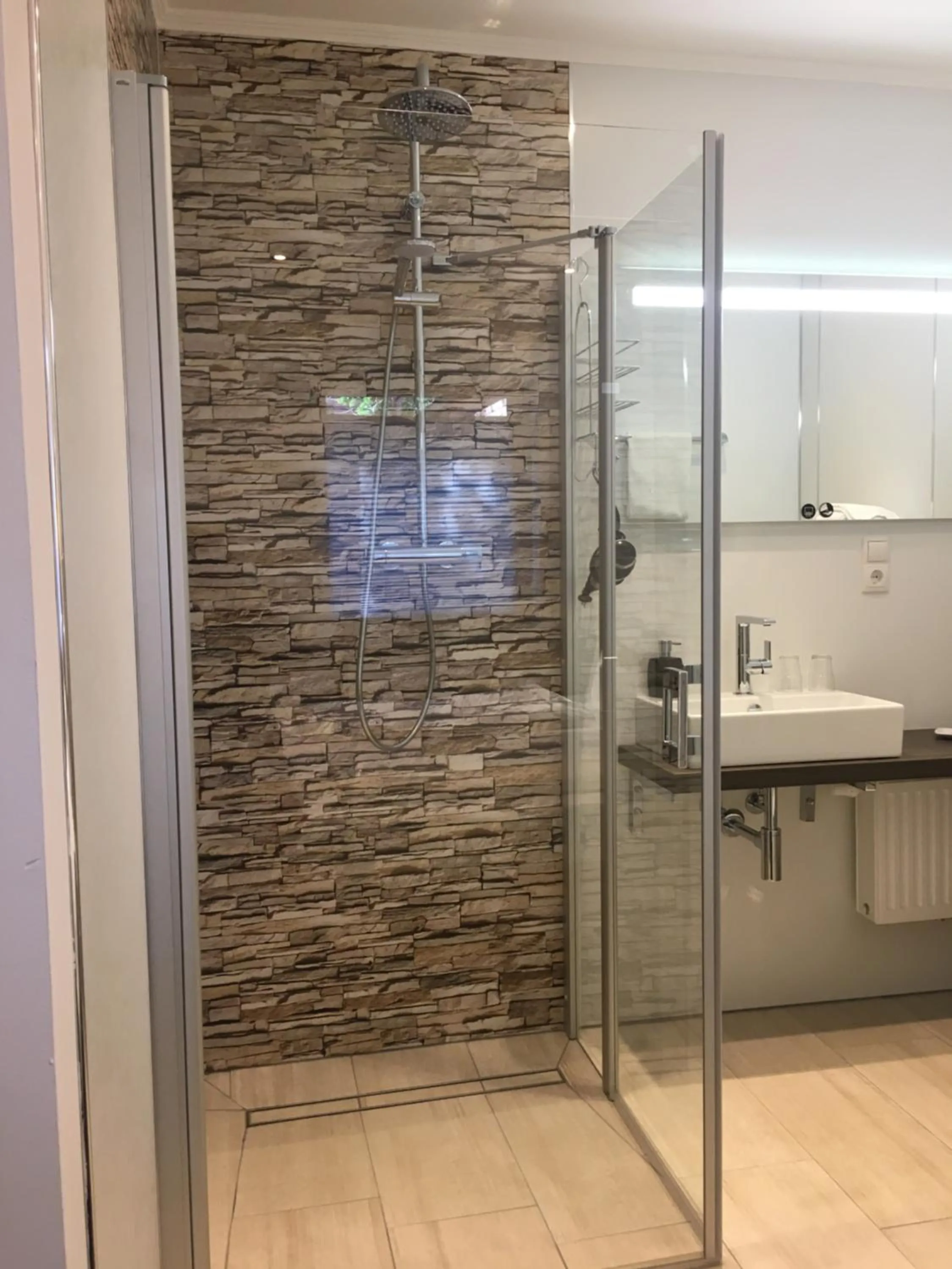 Shower in WH Hotels Papenburg Zentrum