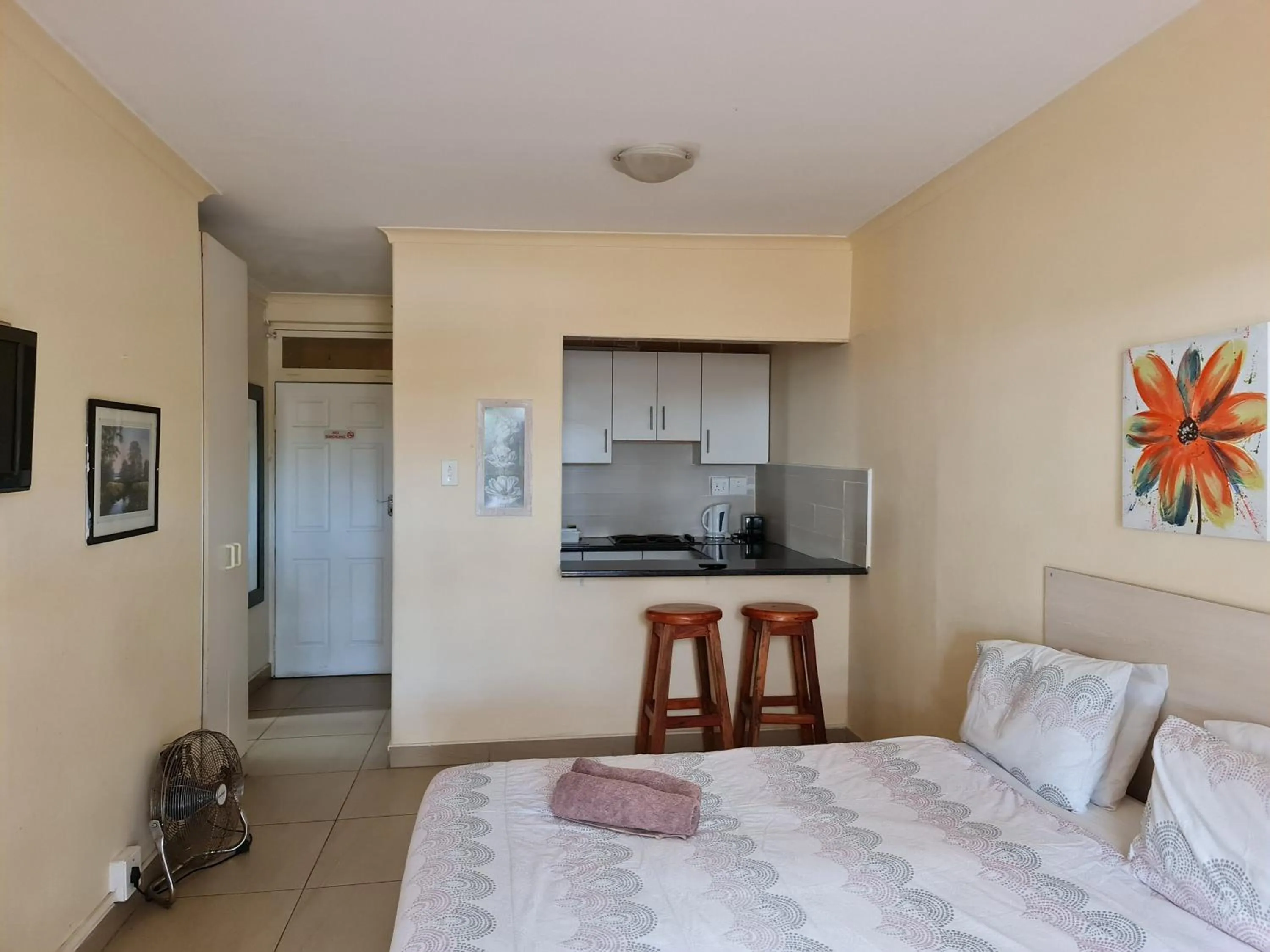 Photo of the whole room, Bed in Bluff Accommodation Aybriden Self-Catering