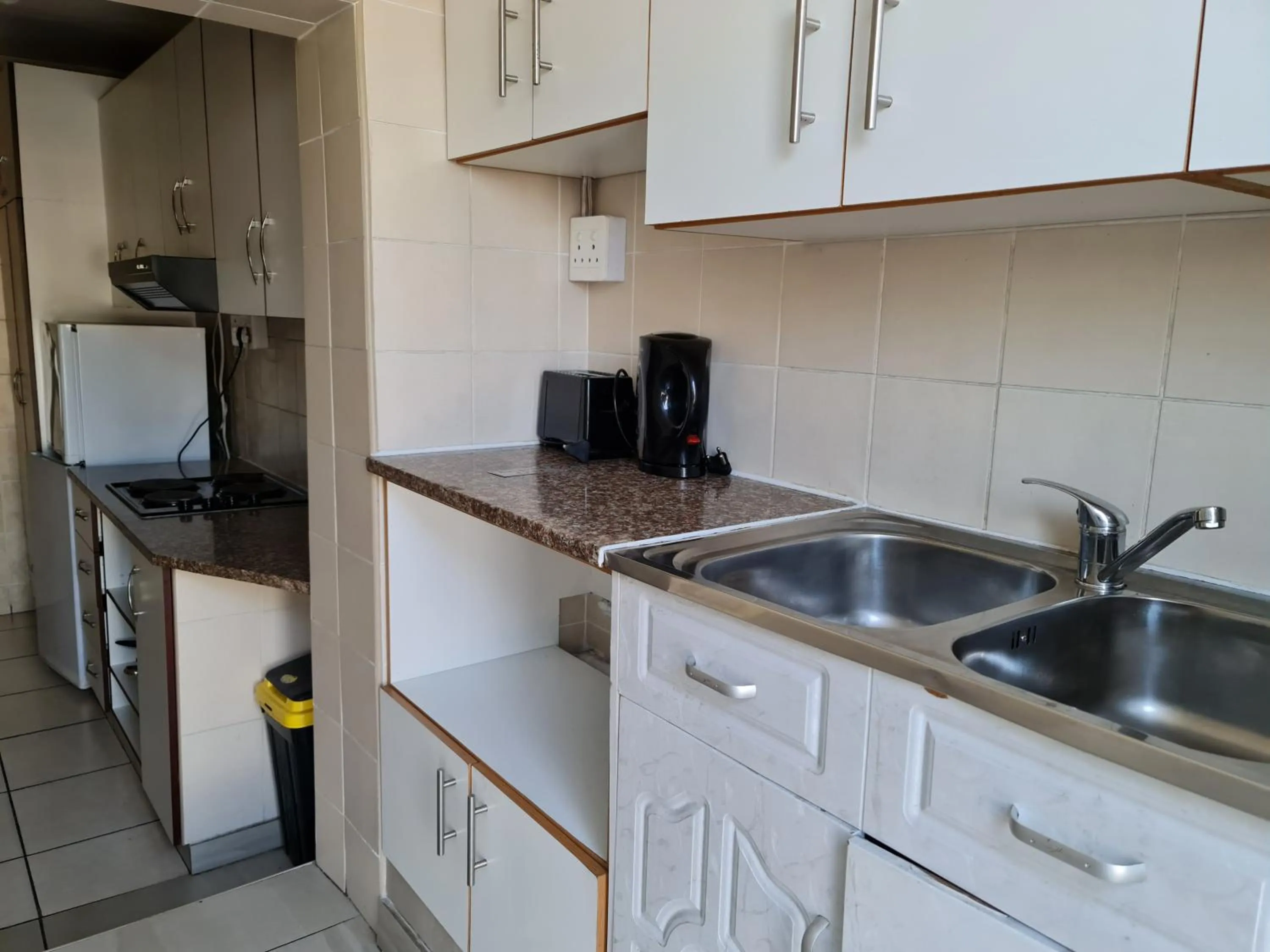 Kitchen or kitchenette in Bluff Accommodation Aybriden Self-Catering