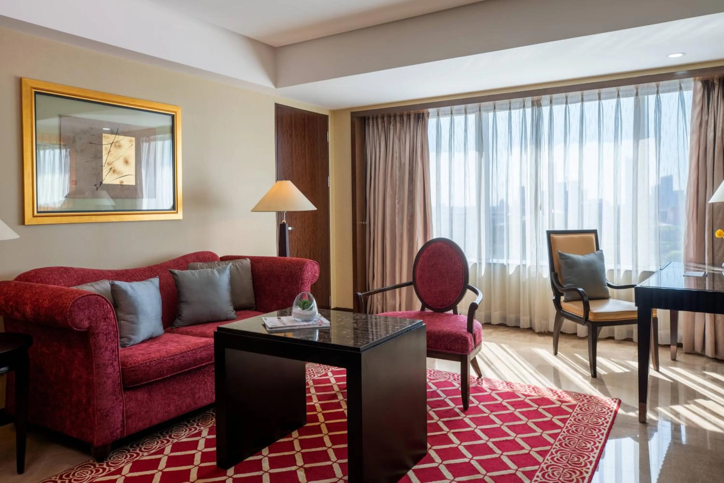 Living room in Renaissance Tianjin TEDA Convention Centre Hotel