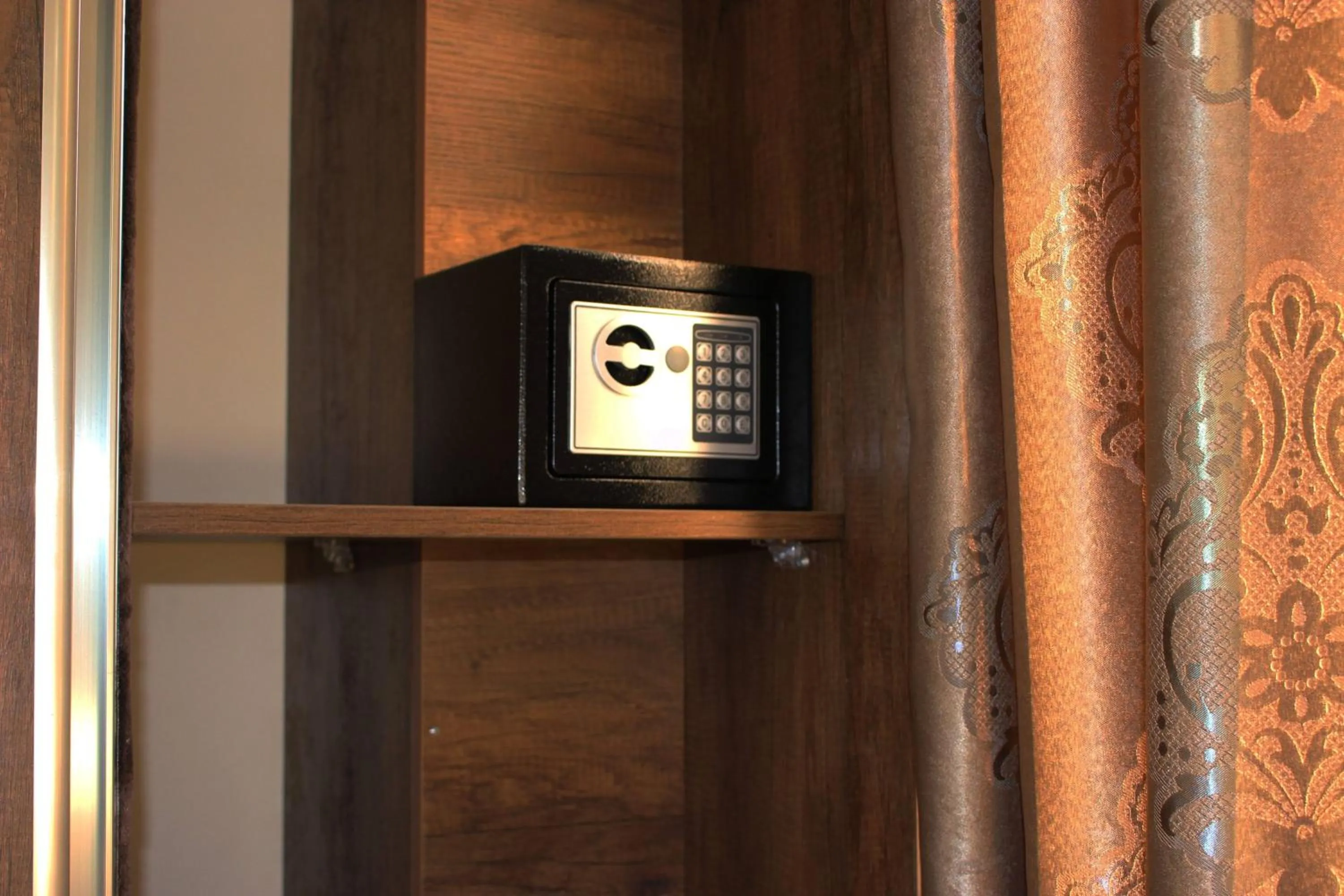 Logo/Certificate/Sign in Hotel Inter