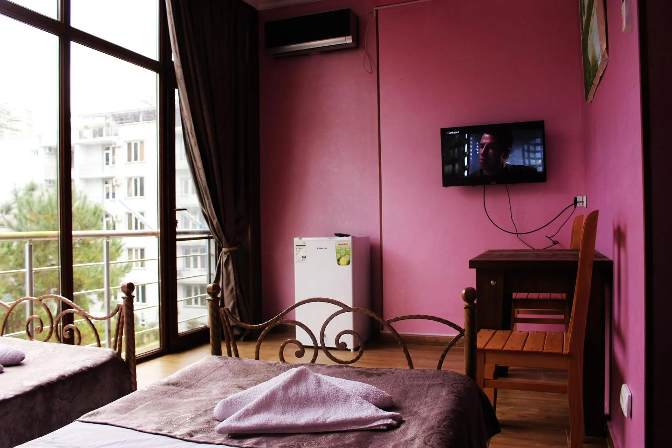 Communal lounge/ TV room in Hotel Inter