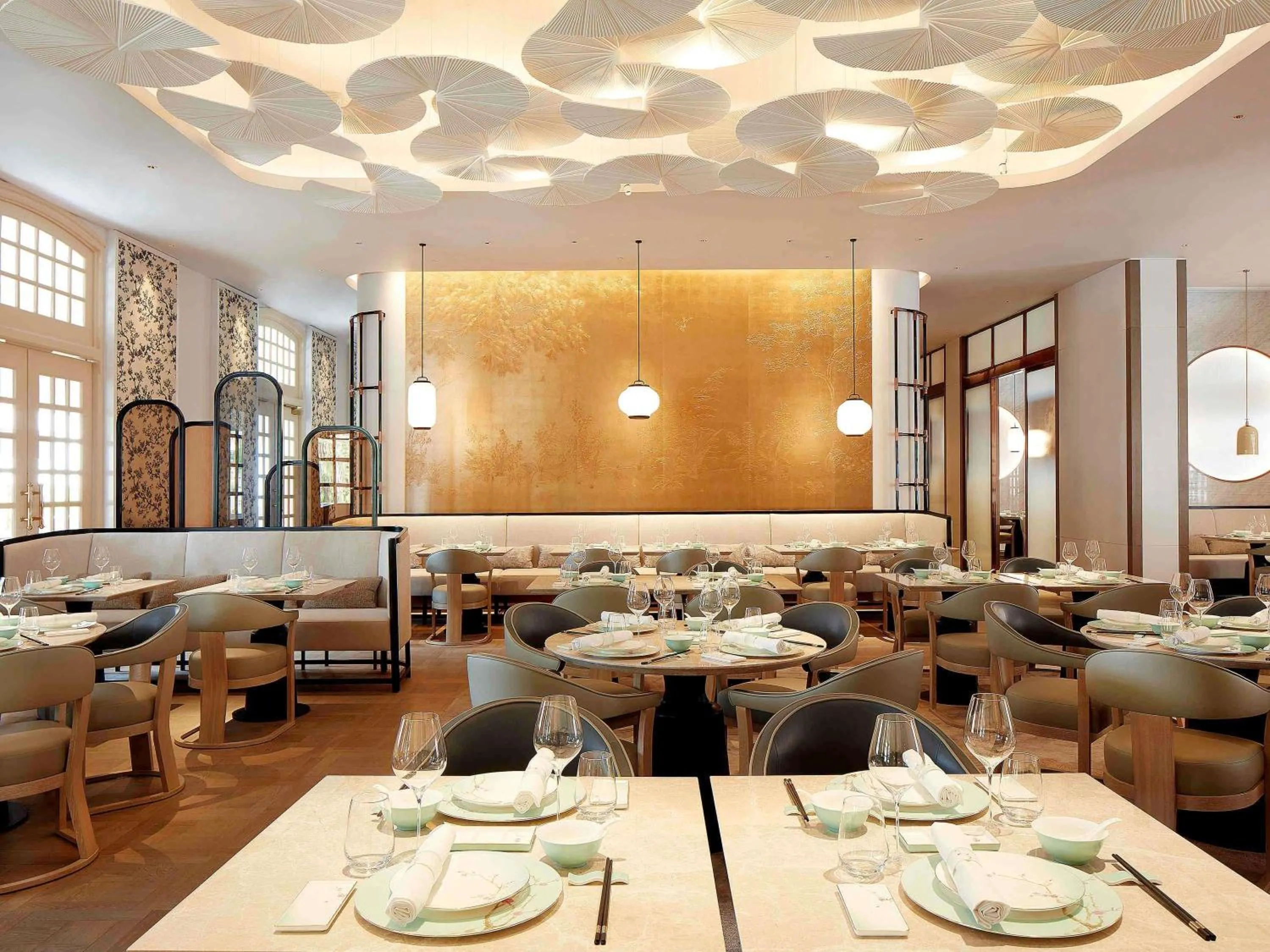 Restaurant/places to eat in Raffles Singapore