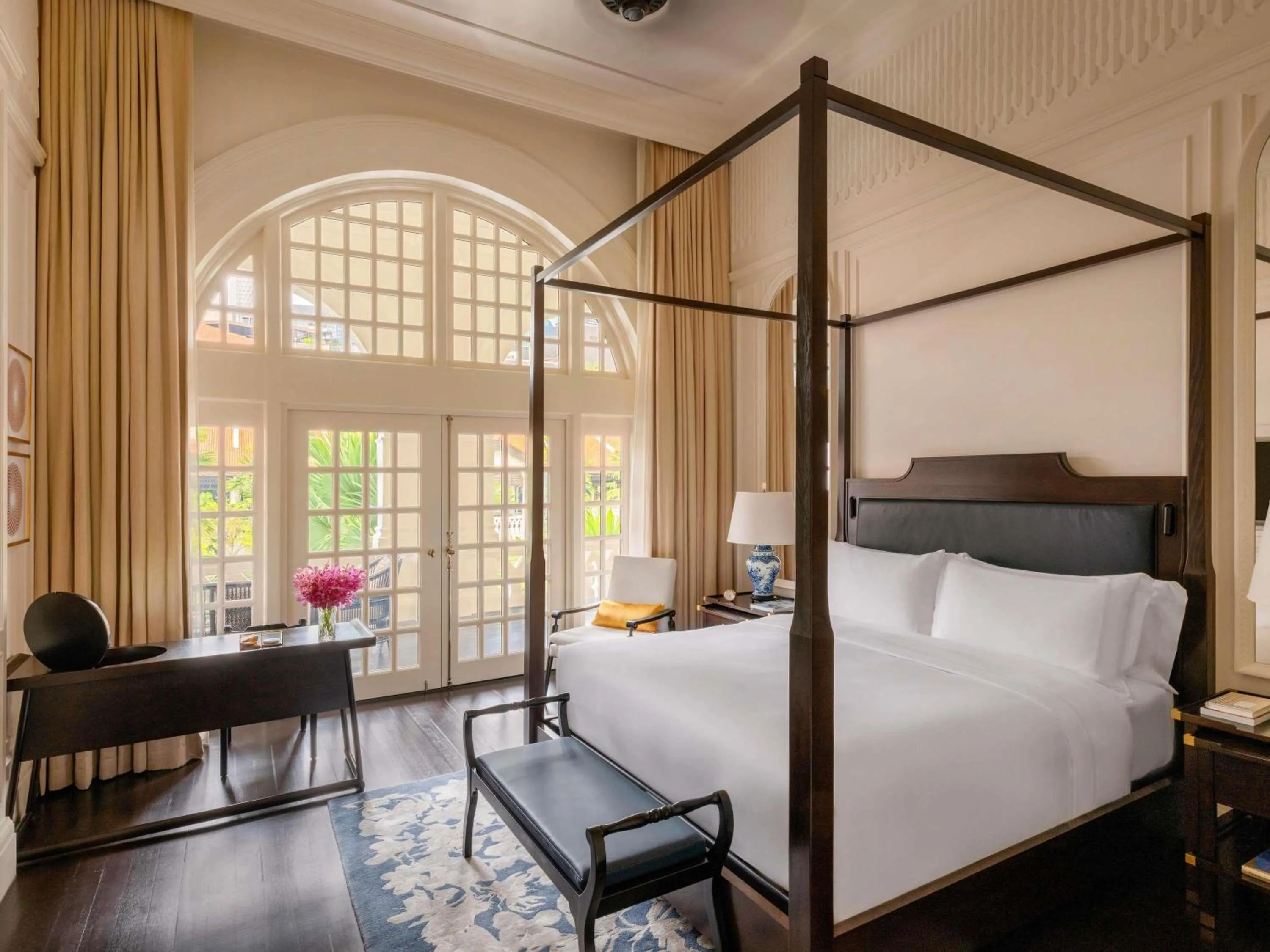 Bedroom, Bed in Raffles Singapore