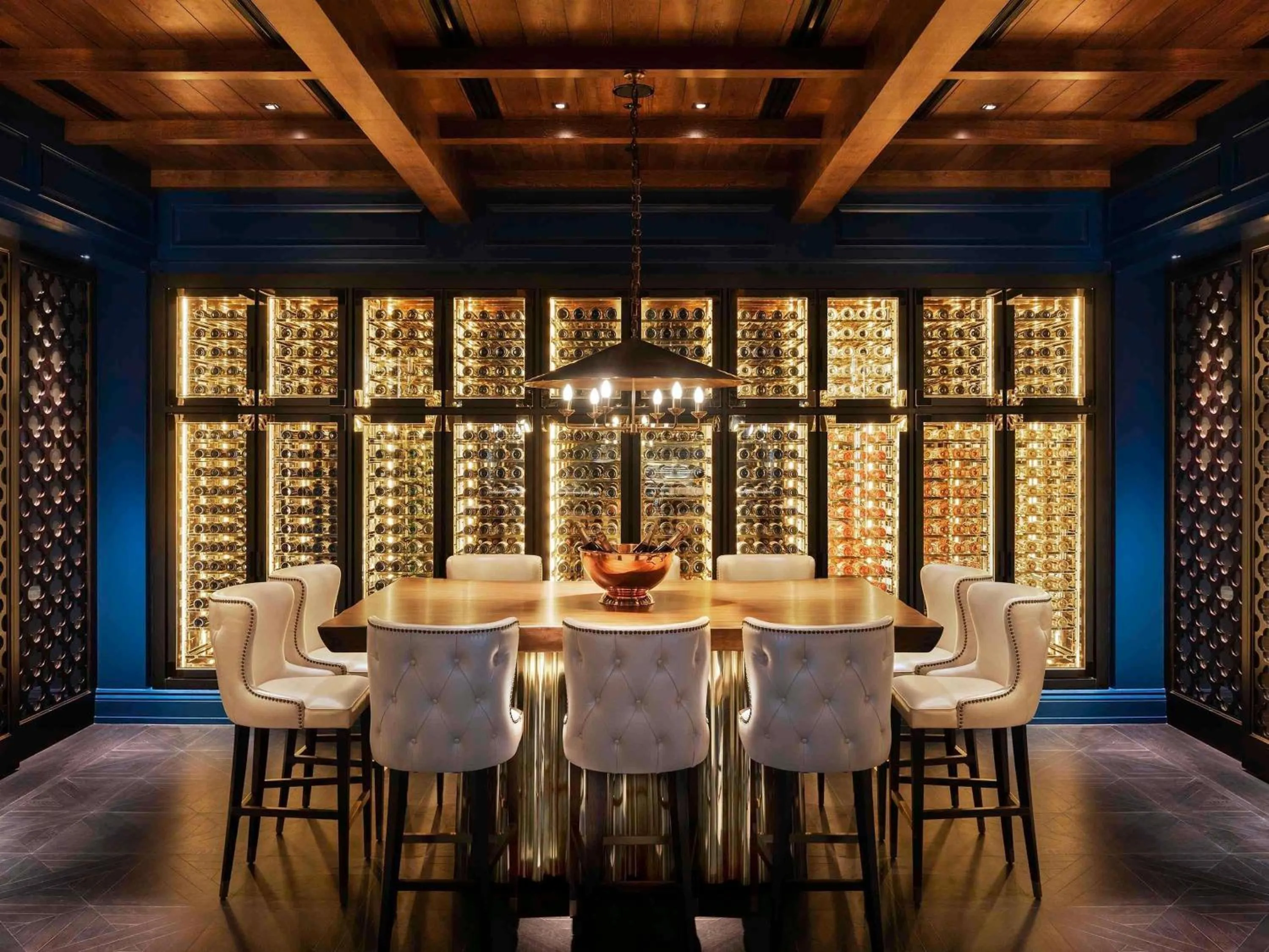 Restaurant/places to eat in Raffles Singapore