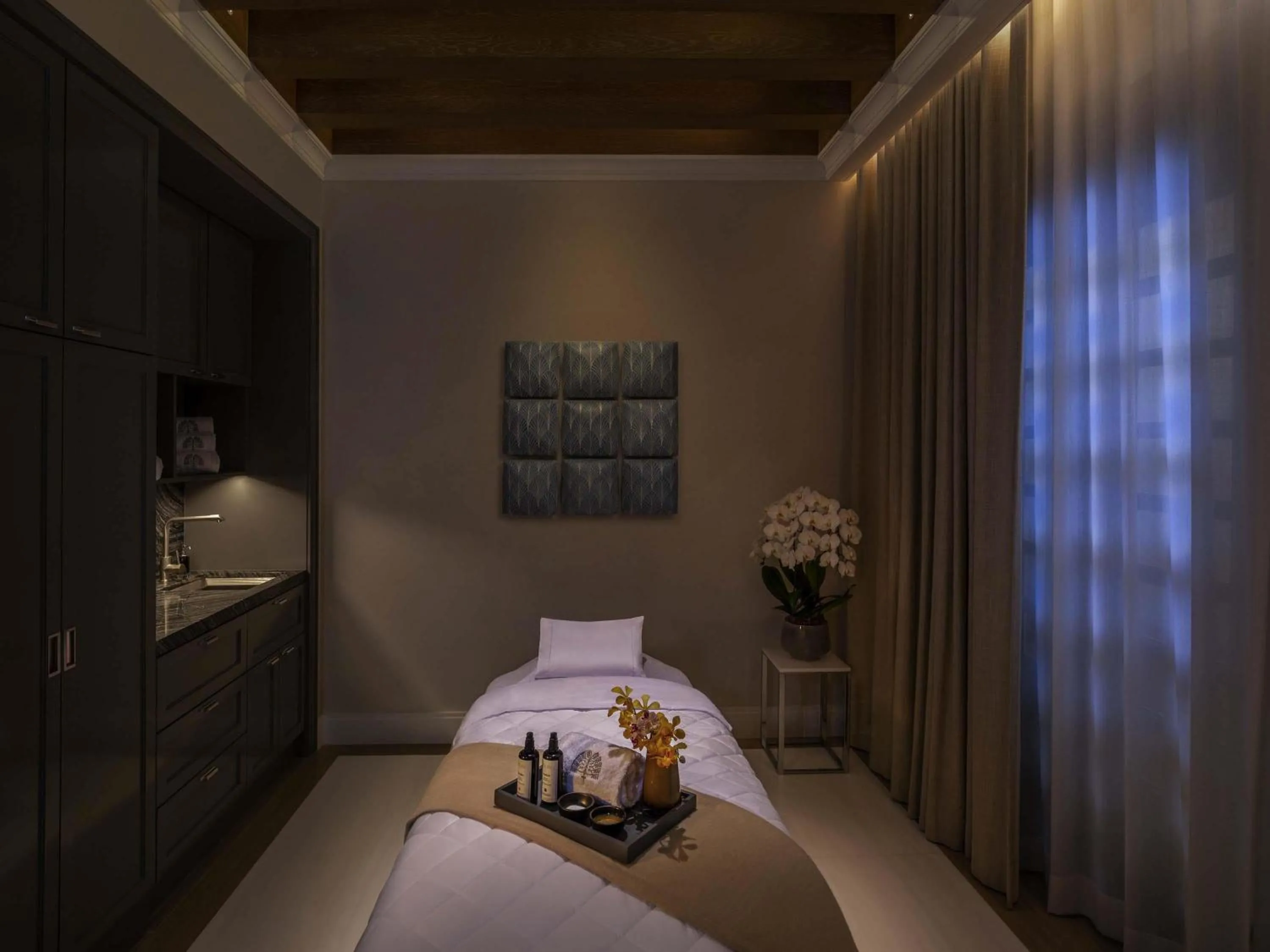 Spa and wellness centre/facilities, Bed in Raffles Singapore