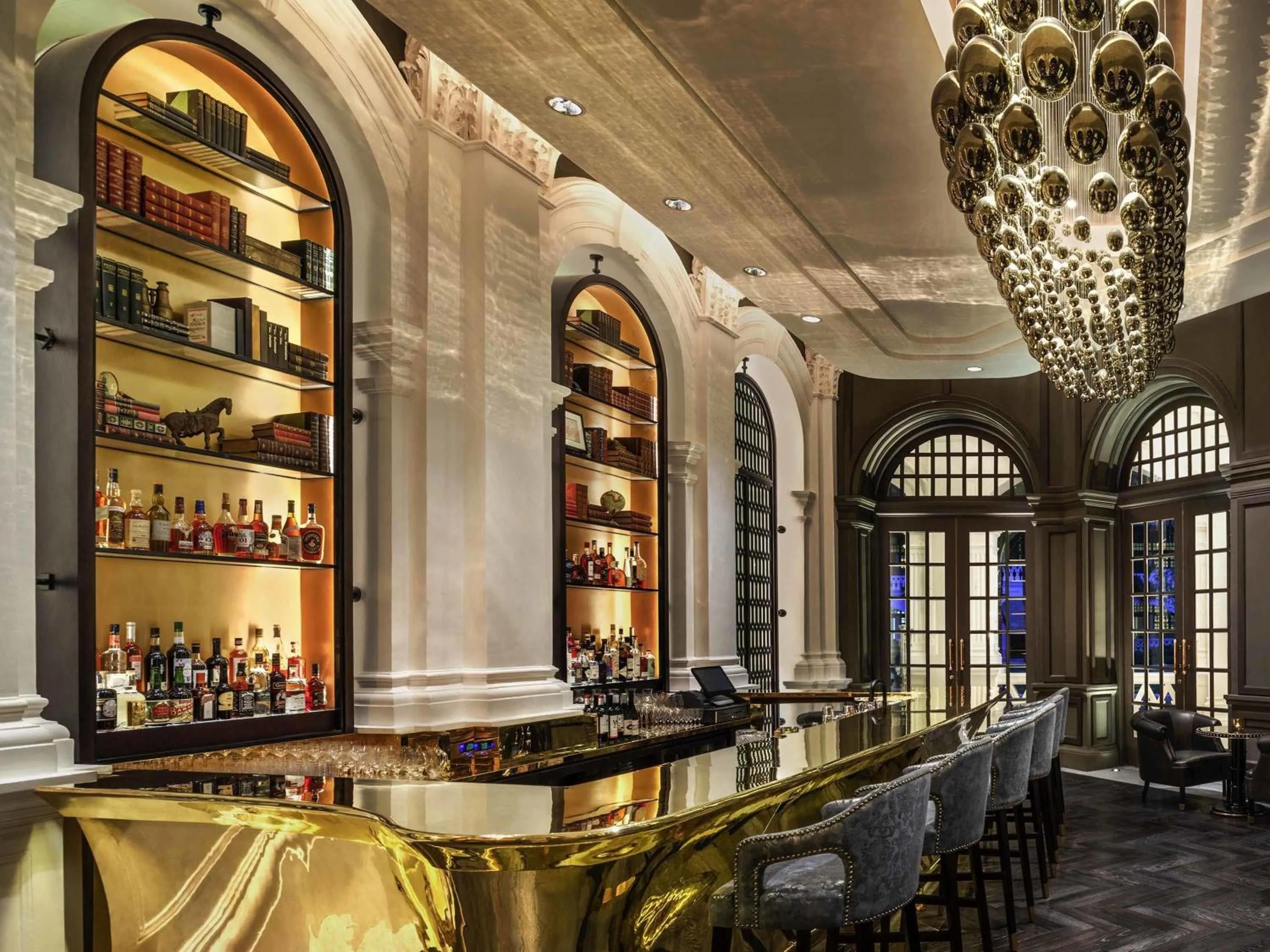 Lounge or bar in Raffles Singapore