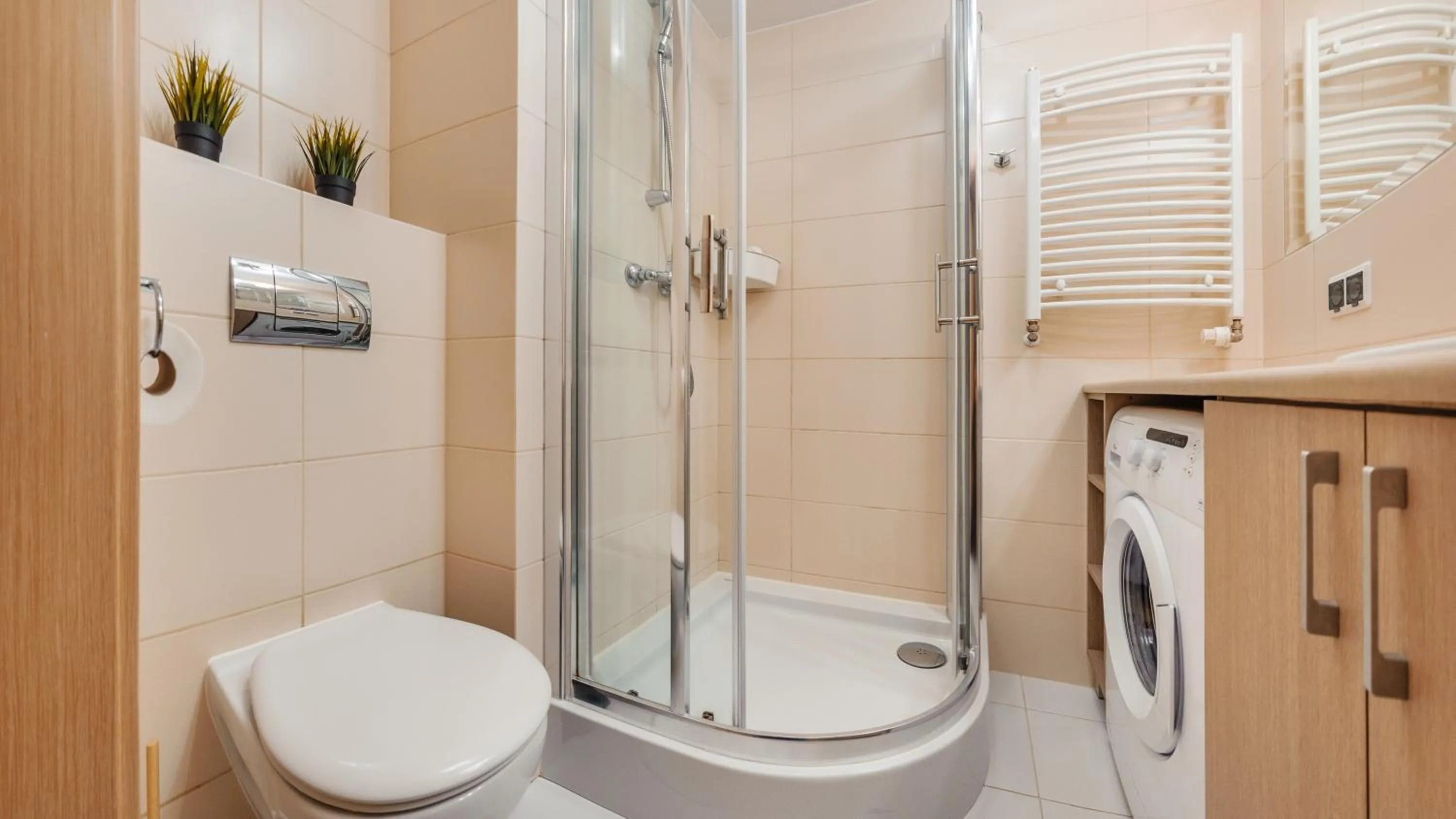 Shower in Na Klifie, Sun & Snow