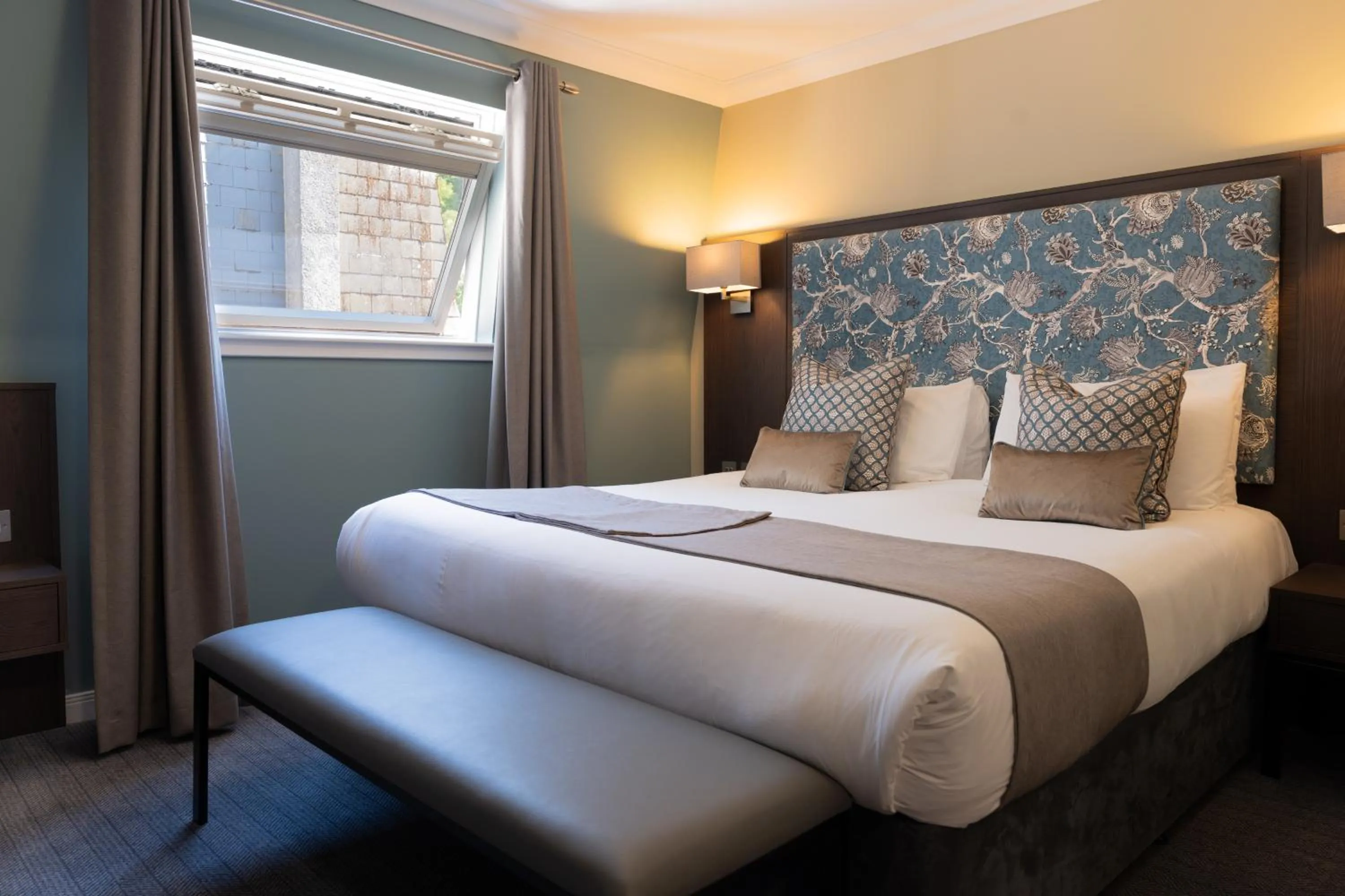 Bed in Nevis Bank Inn