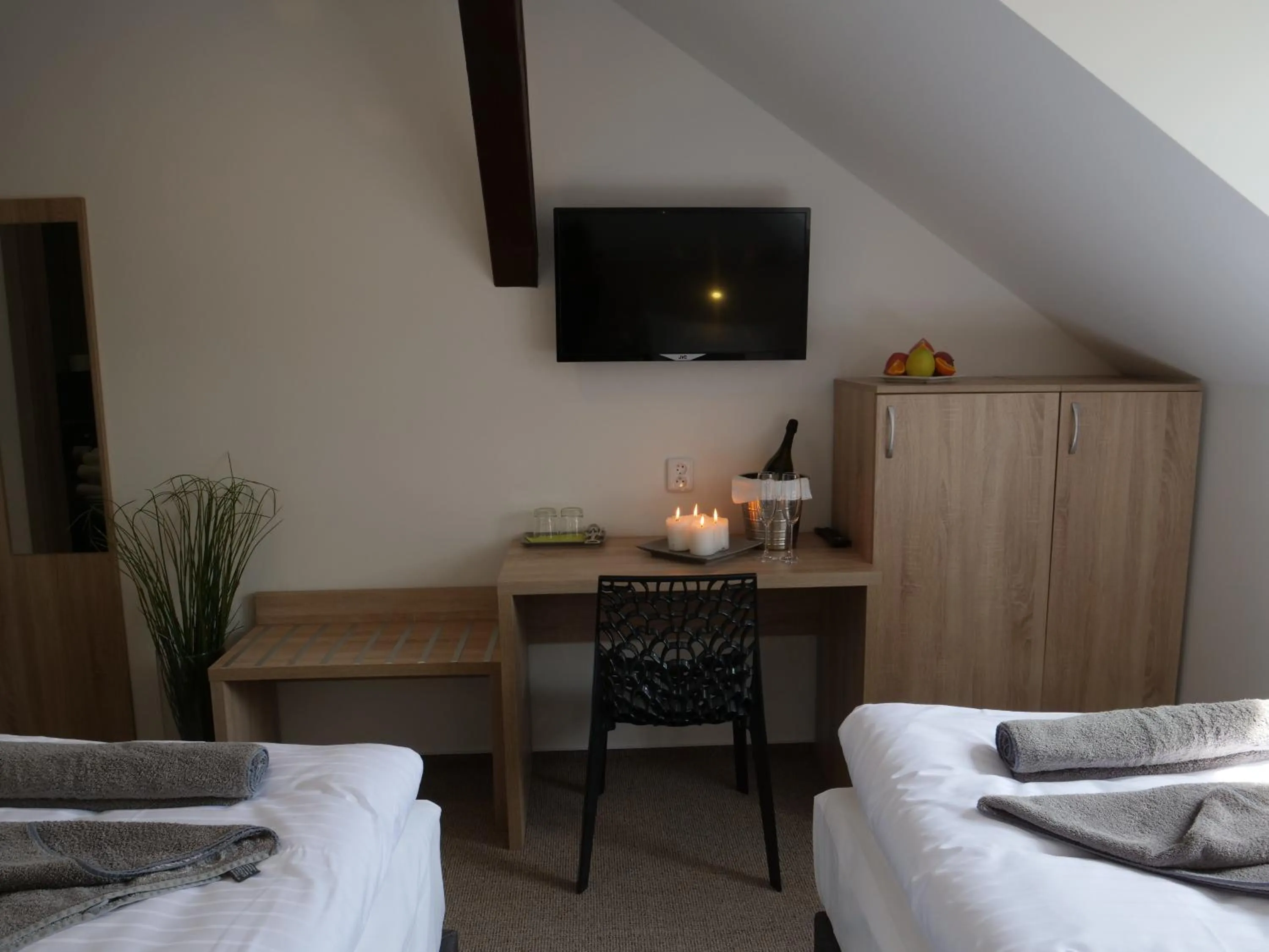 TV and multimedia, Bed in Club Apartments