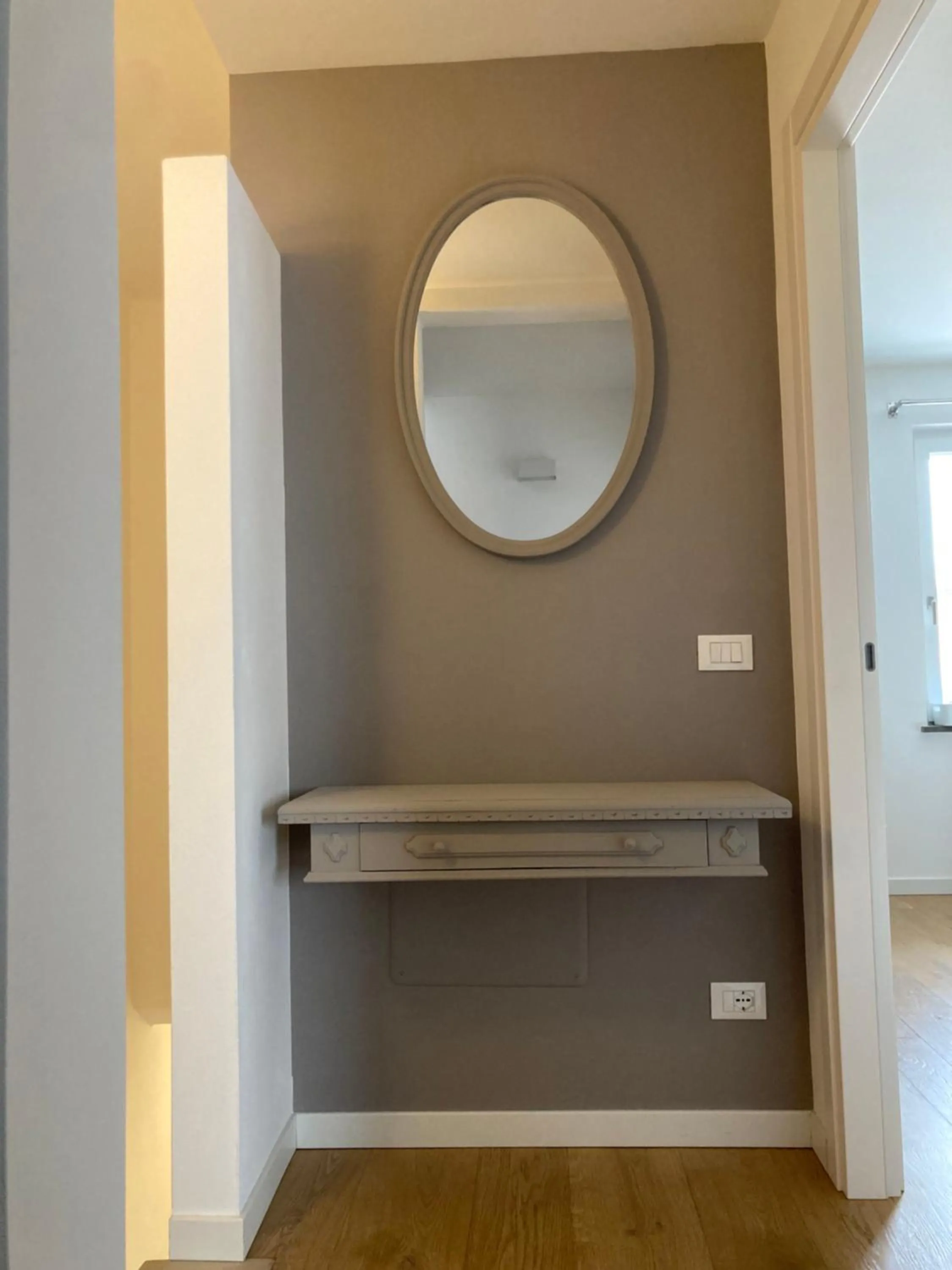 Internal: Not applicable to any particular room in Casa di Mirea