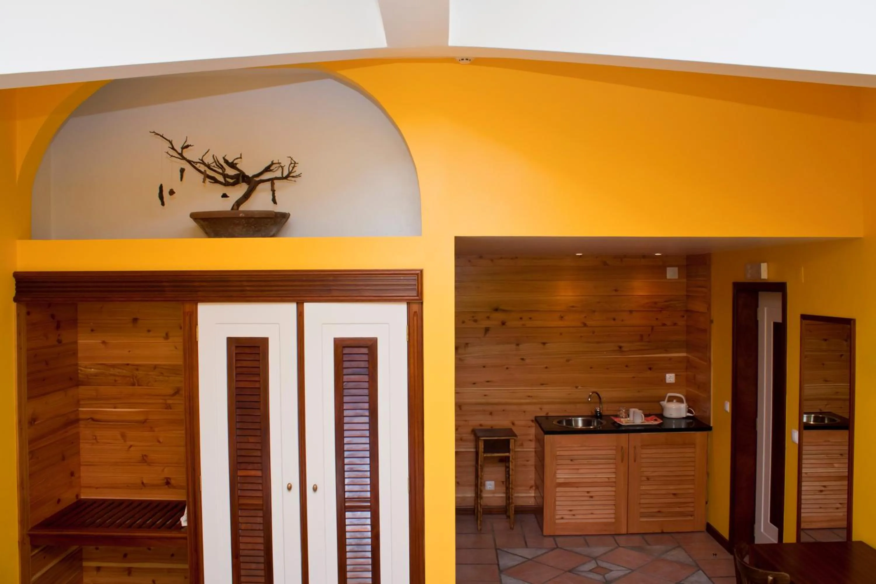 Kitchen or kitchenette in Aldeia da Fonte Hotel