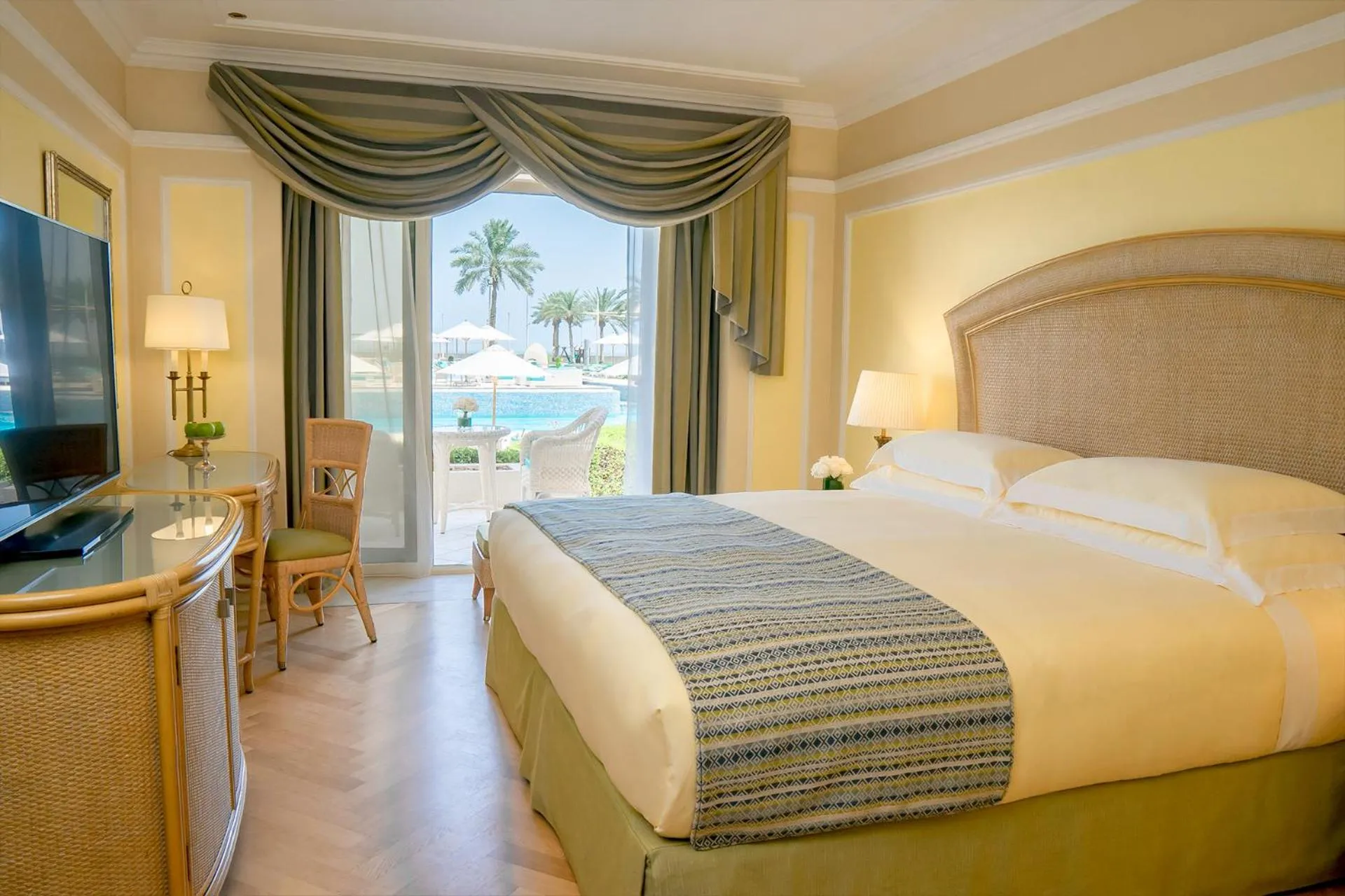 Bedroom, Bed in The Regency Hotel Kuwait