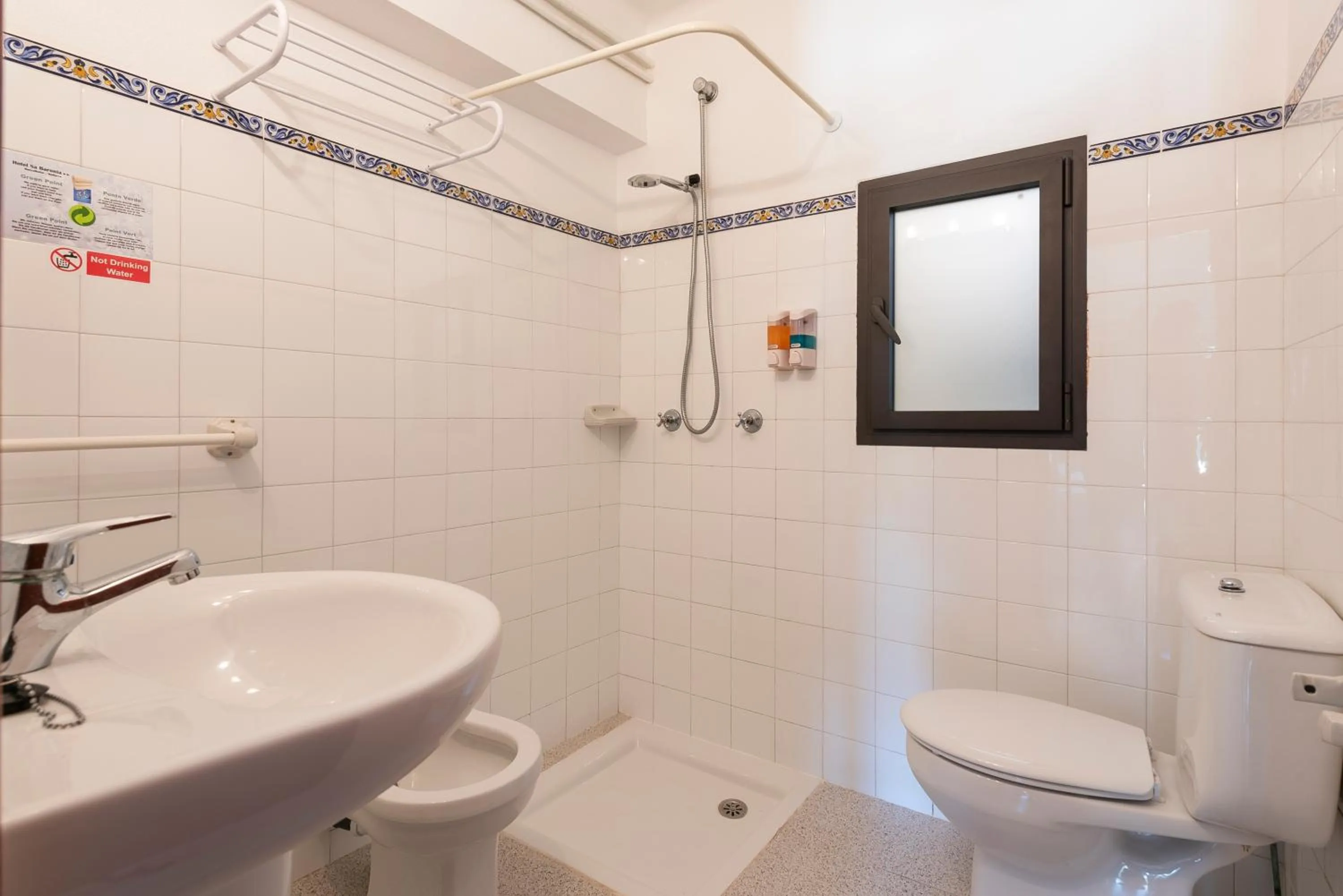 Bathroom in Hostal Sa Baronia