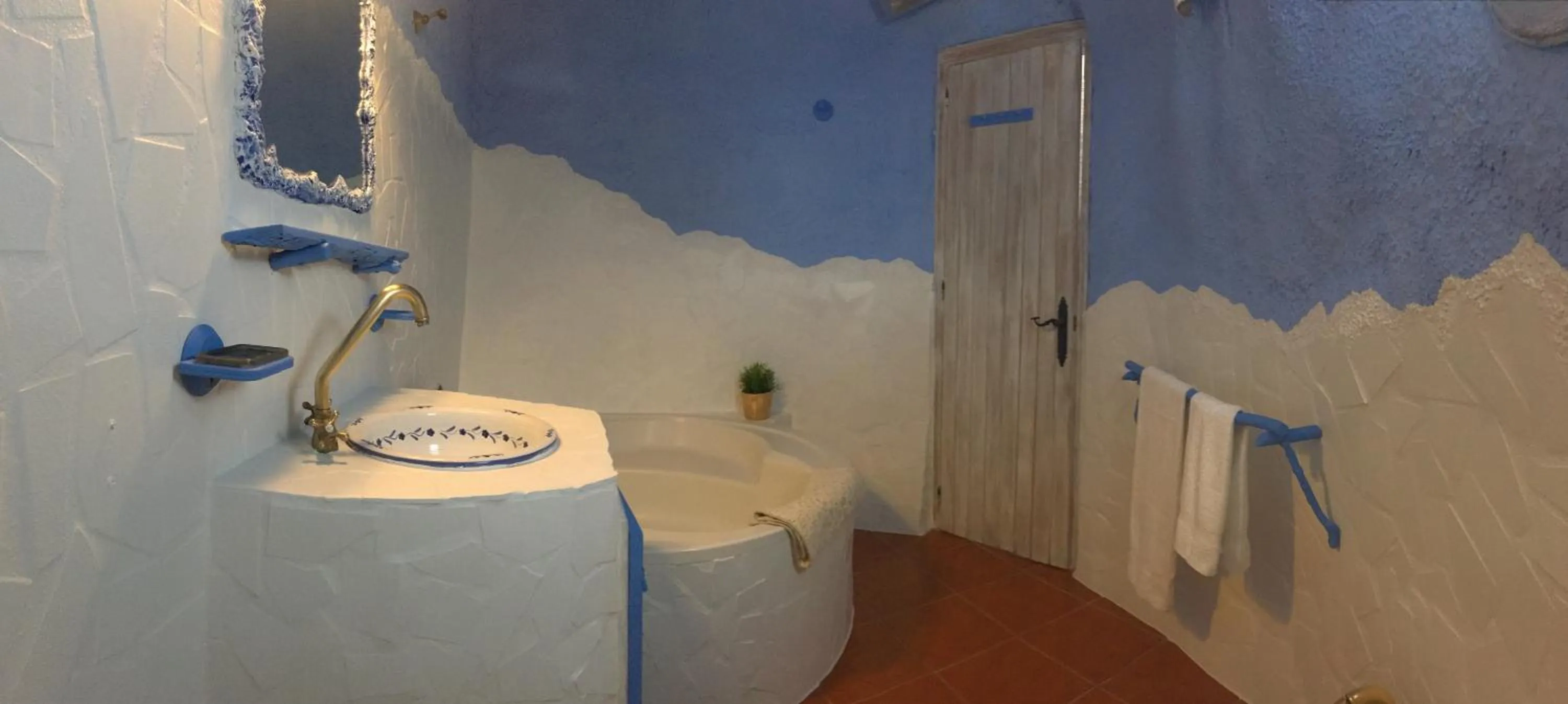 Bathroom in Hotel Rural los Caracoles