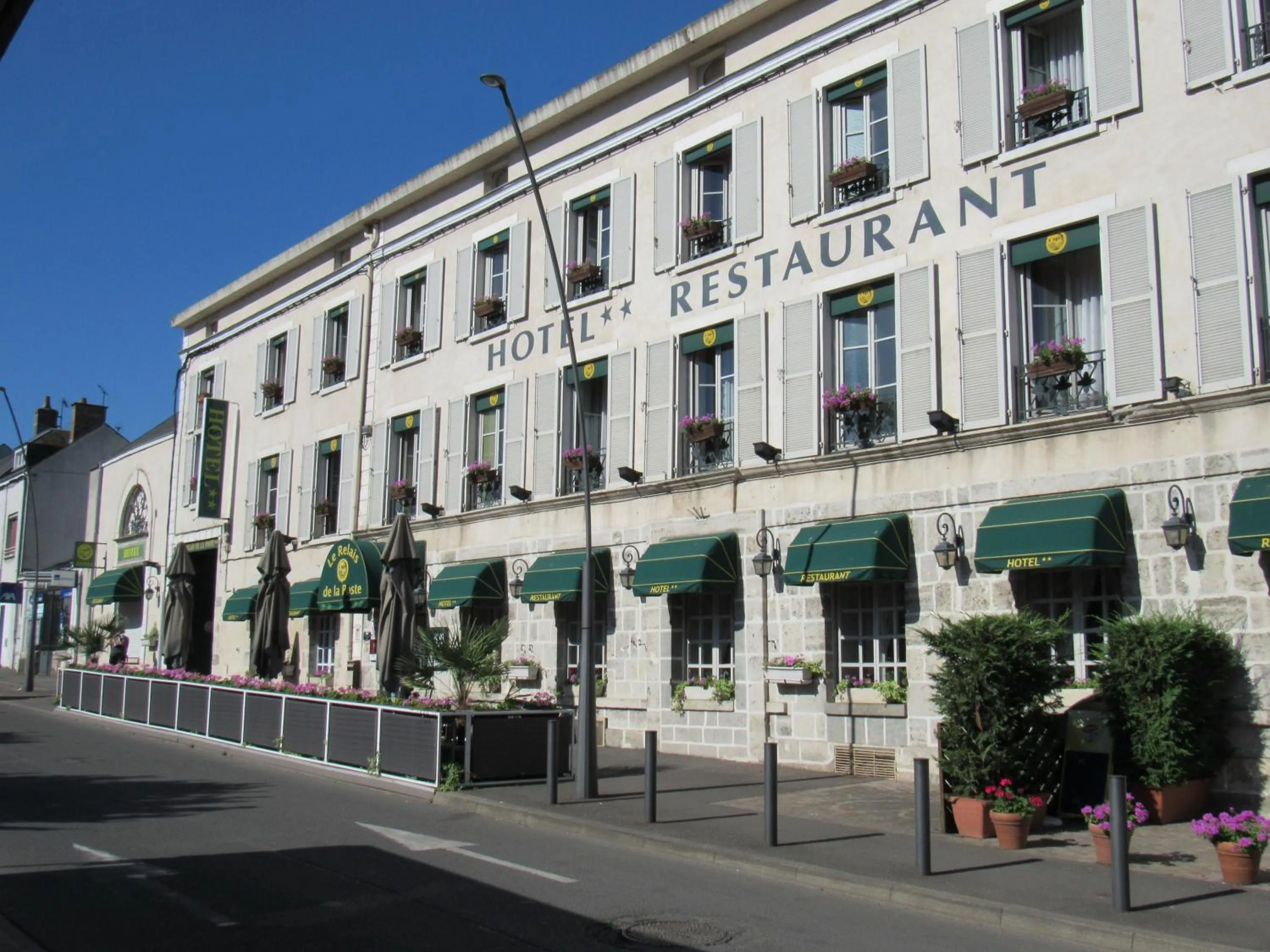 Property building in Le Relais De La Poste
