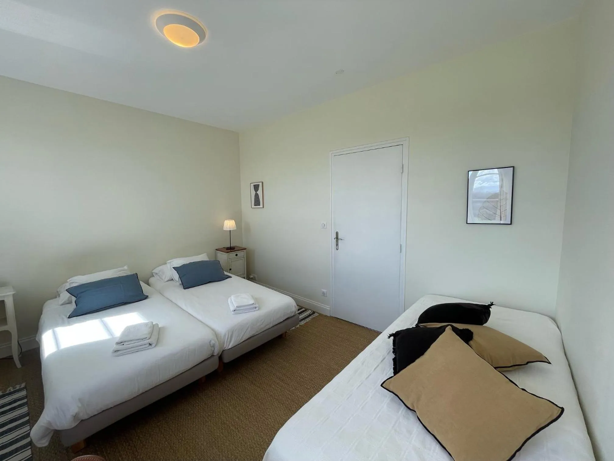 Photo of the whole room, Bed in Domaine de Bassilour