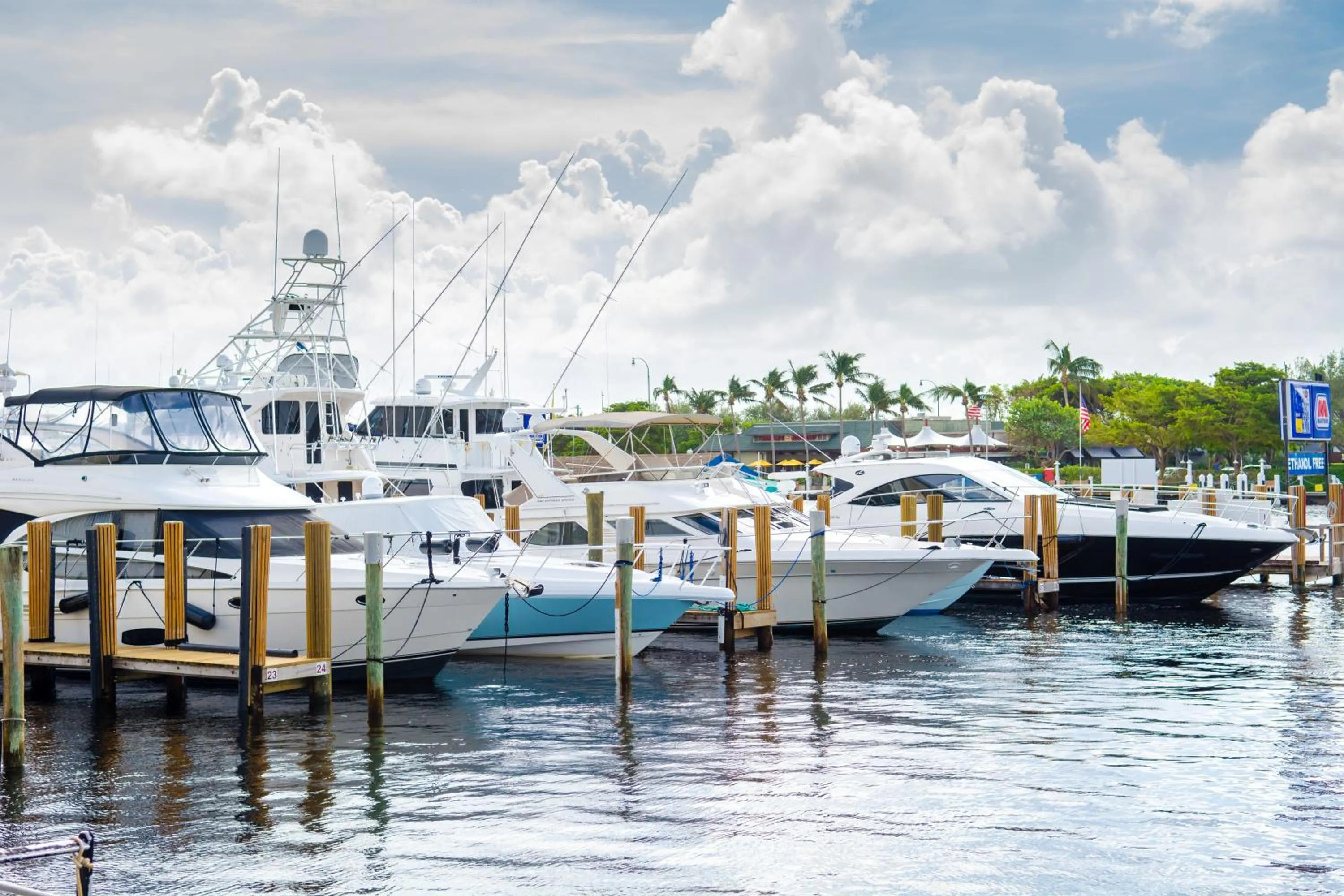 Patio in Sands Harbor Resort and Marina