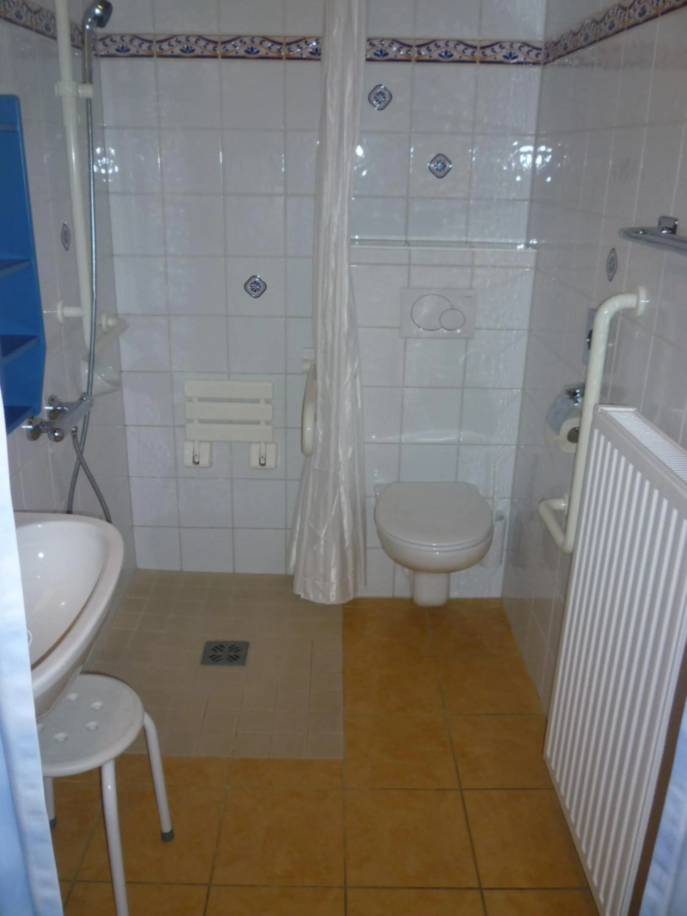 Bathroom in Hotel Aloisia, Hotel Garni