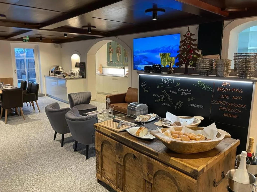 Restaurant/places to eat in Hotel Aloisia, Hotel Garni