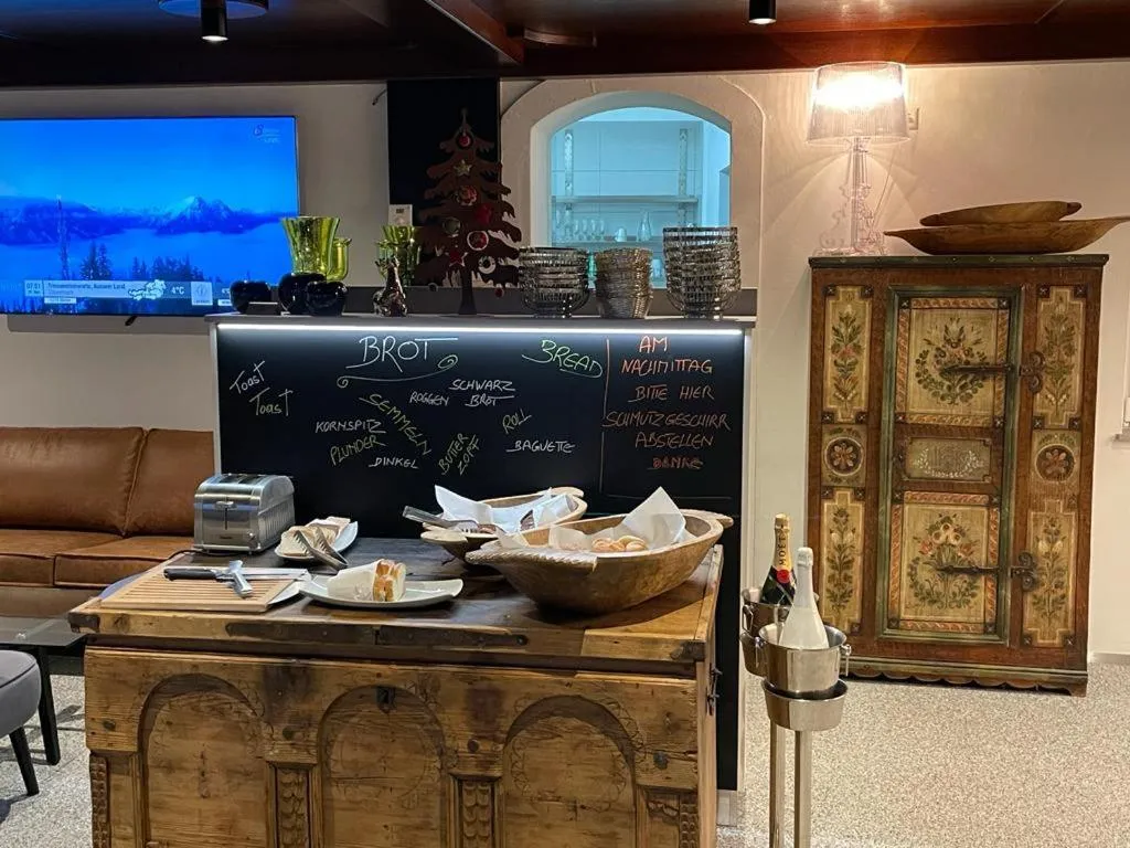 Restaurant/places to eat in Hotel Aloisia, Hotel Garni