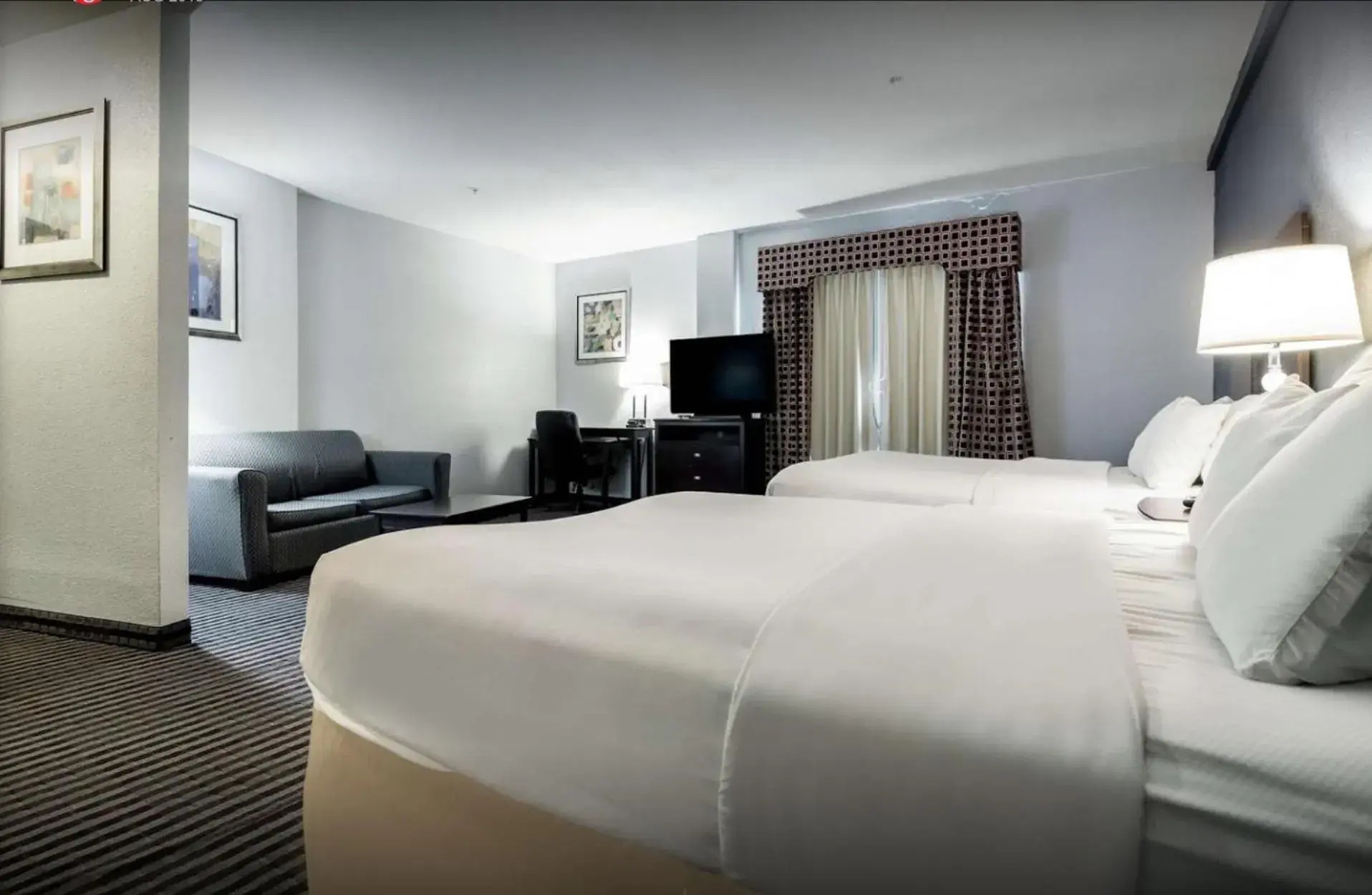 Deluxe Queen Room with Two Queen Beds - single occupancy - Non-Smoking in Motel 6-Mineral Wells, TX Deluxe Queen Room with Two Queen Beds - single occupancy - Non-Smoking in Motel 6-Mineral Wells, TX