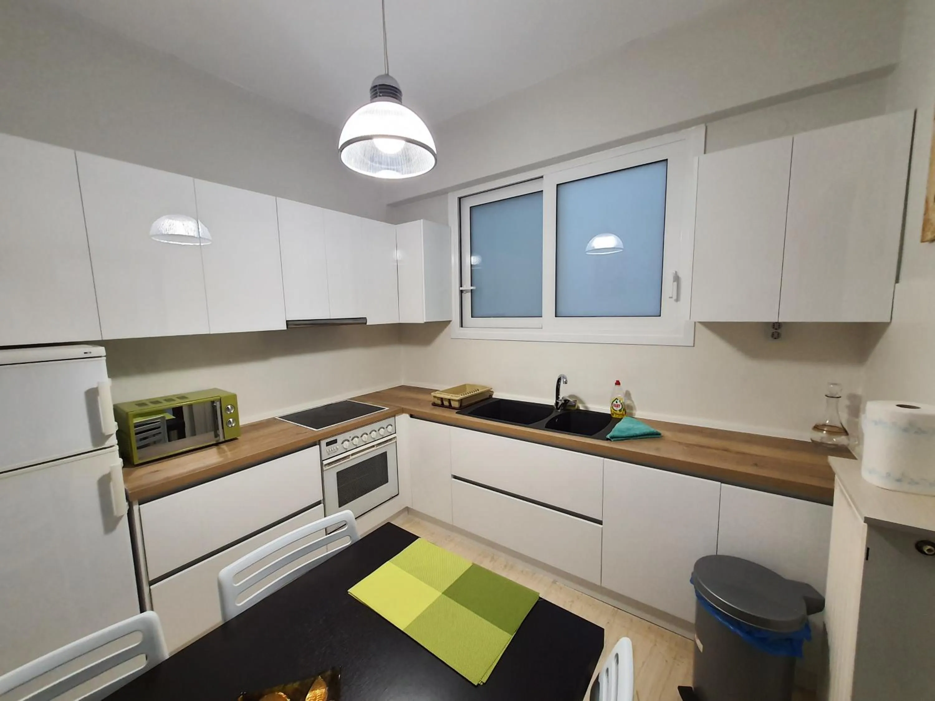 Kitchen or kitchenette in Paradise City