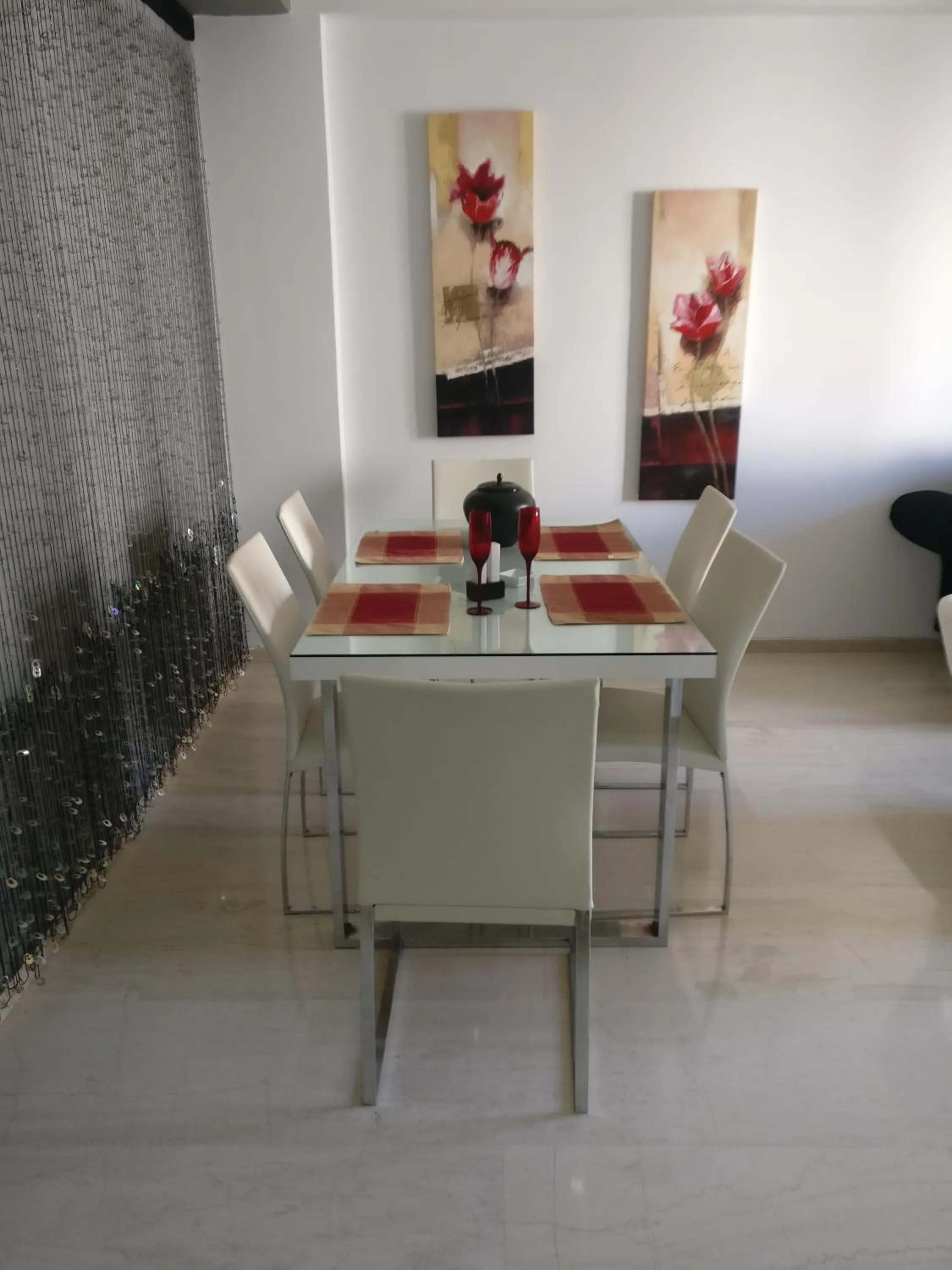 Dining area in Paradise City